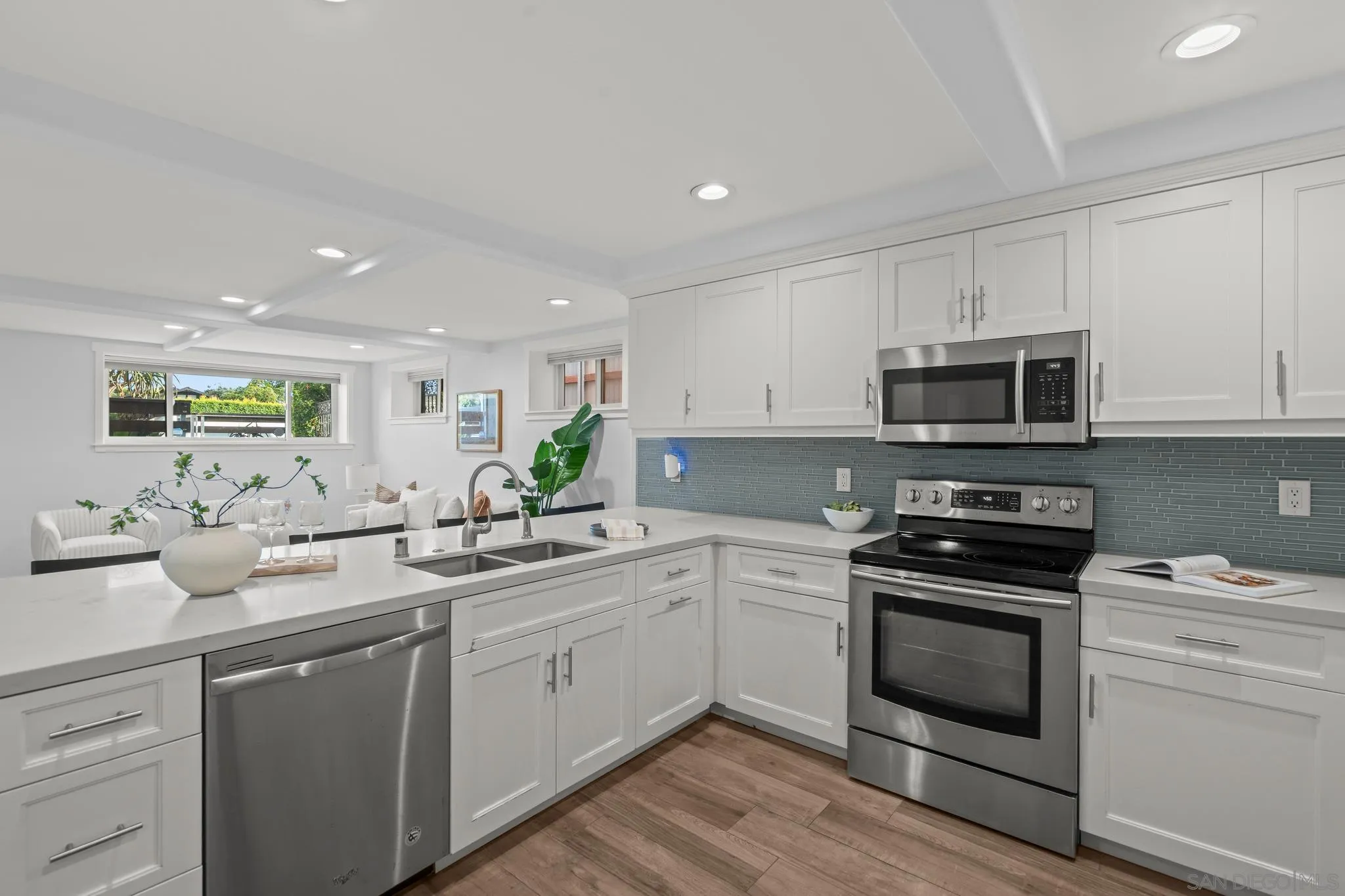 https://cdn.realtyfeed.com/cdn/127/260023714/bed9987eb2dbef203ac7f5191325f103.webp