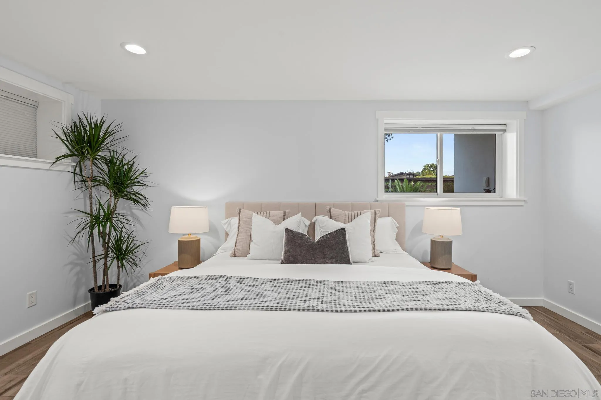 https://cdn.realtyfeed.com/cdn/127/260023714/da7e9d80b7f645a48b68d90e55919ff8.webp