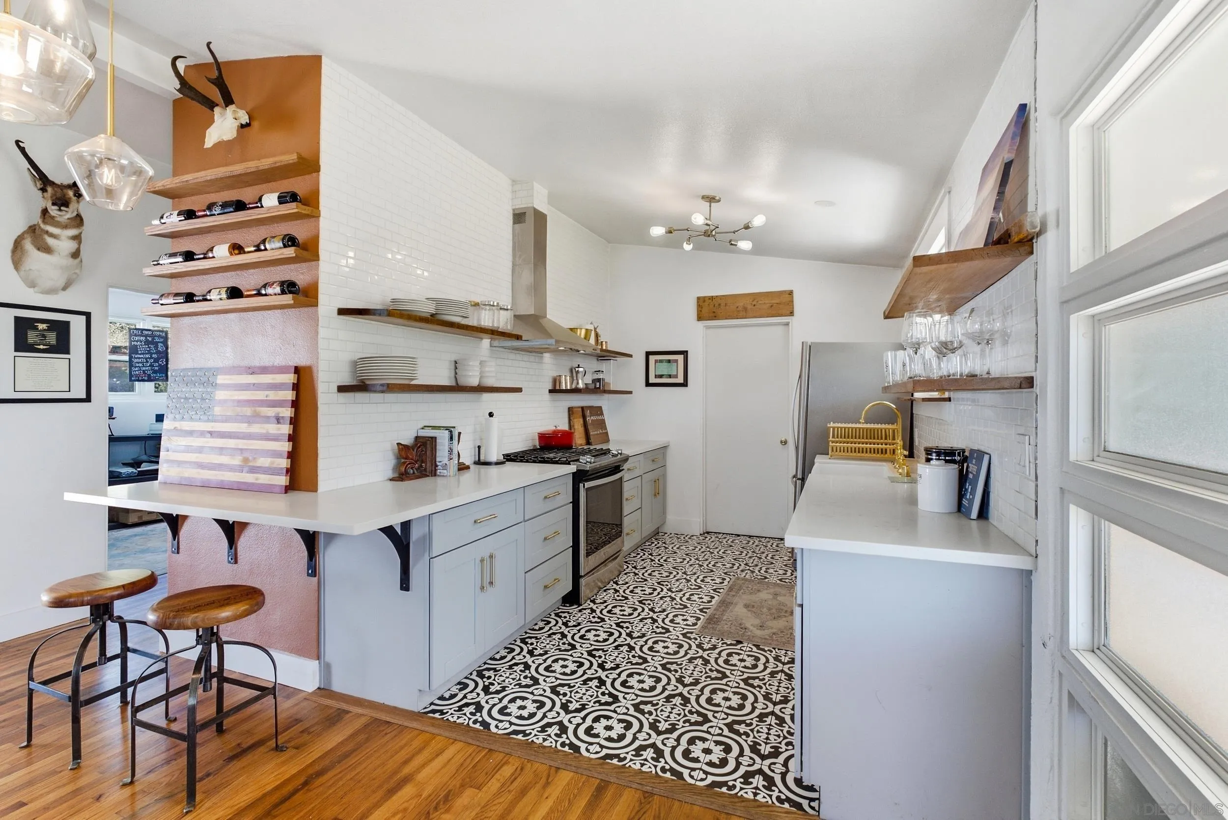 https://cdn.realtyfeed.com/cdn/127/260023716/1d2ea87156aebb95281e82693583a9f0.webp