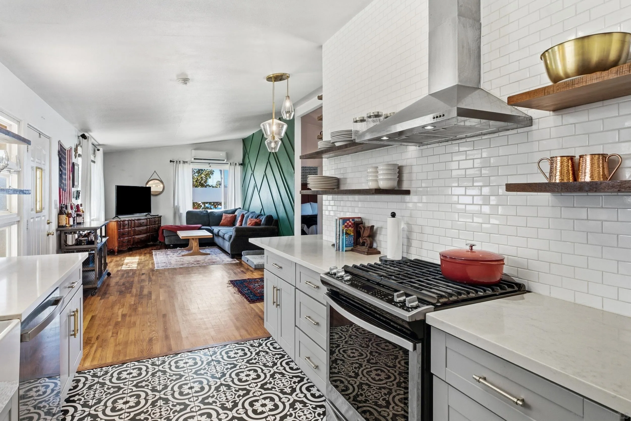 https://cdn.realtyfeed.com/cdn/127/260023716/3dcf2f6f9217cdea95e47708ae92e77e.webp