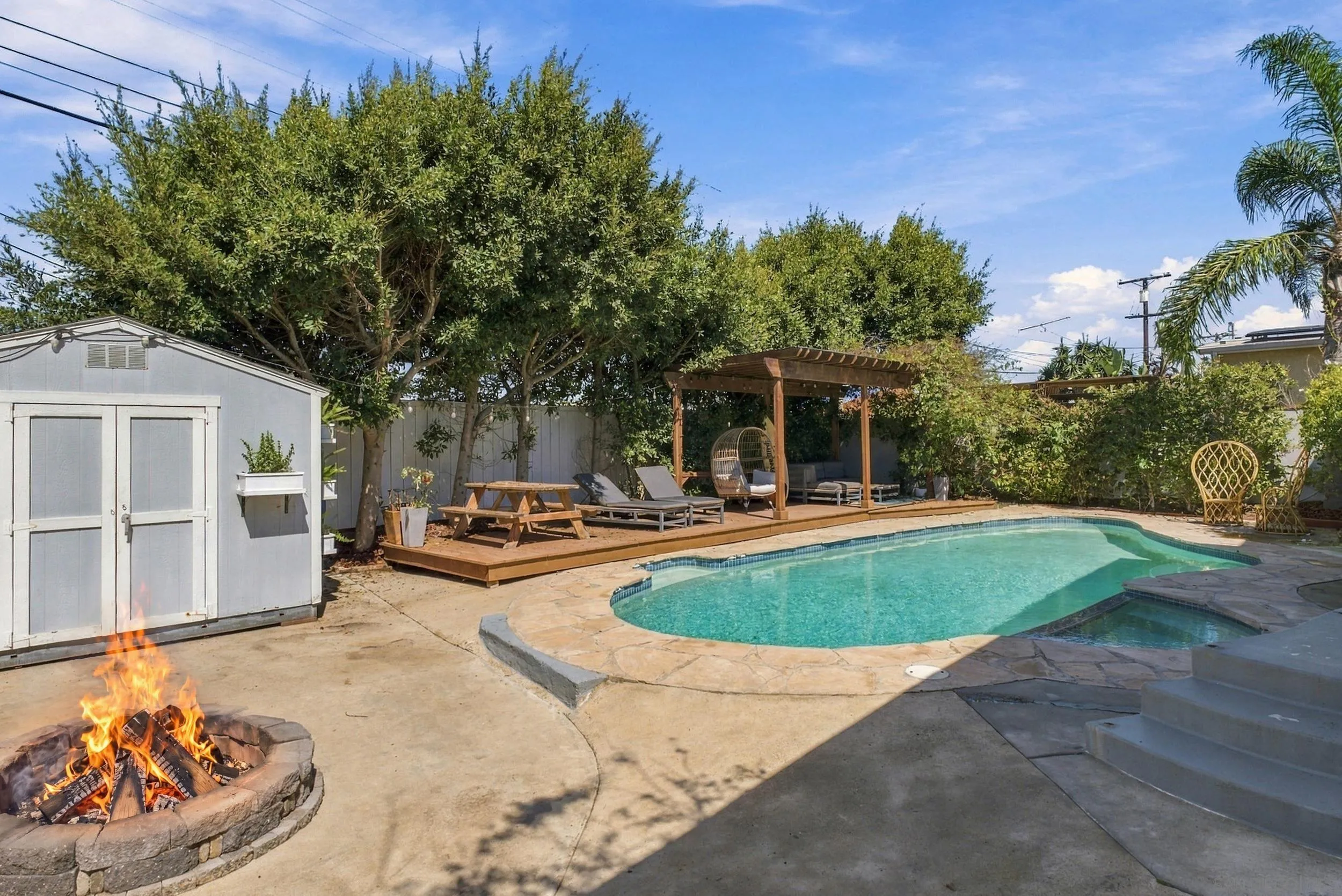 https://cdn.realtyfeed.com/cdn/127/260023716/69819e64573c714f7bb9e333390a6809.webp