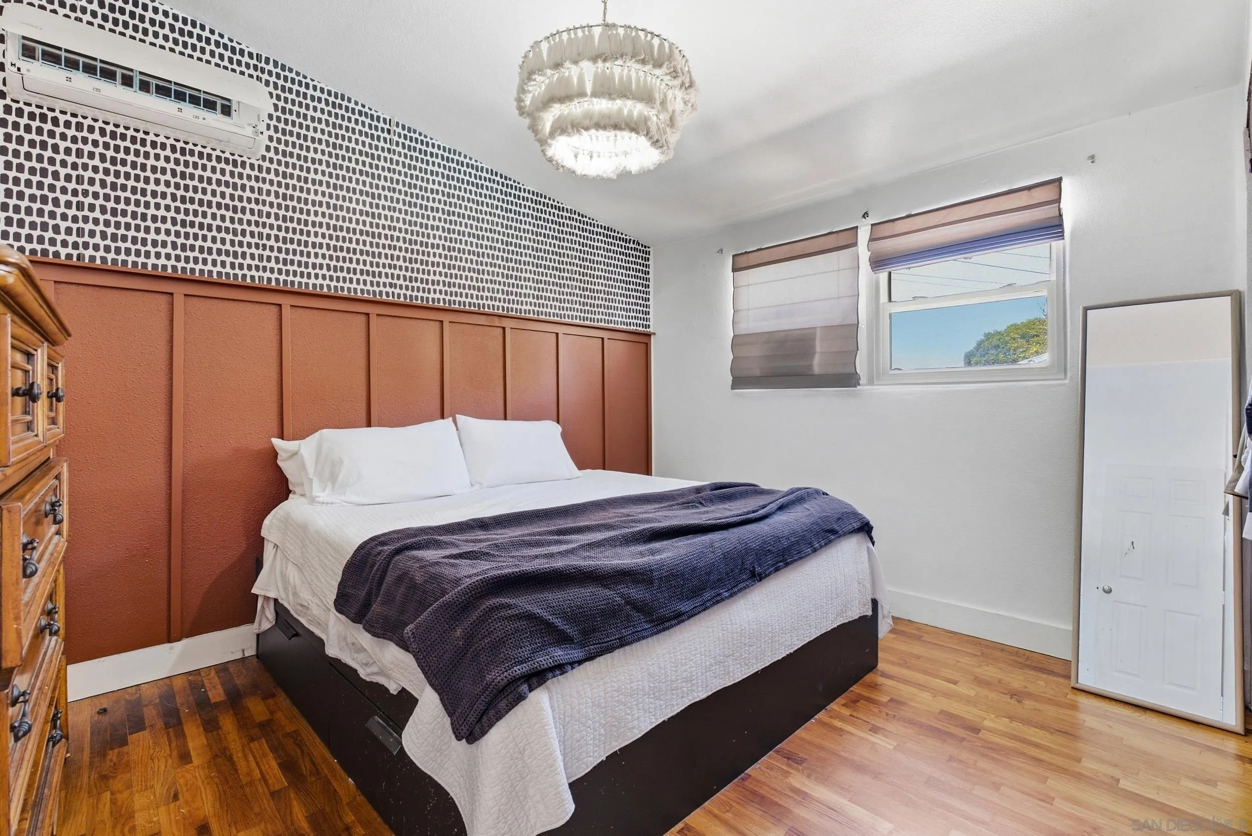 https://cdn.realtyfeed.com/cdn/127/260023716/8c6d2cd5573ed3984cf8cb072268dd94.webp