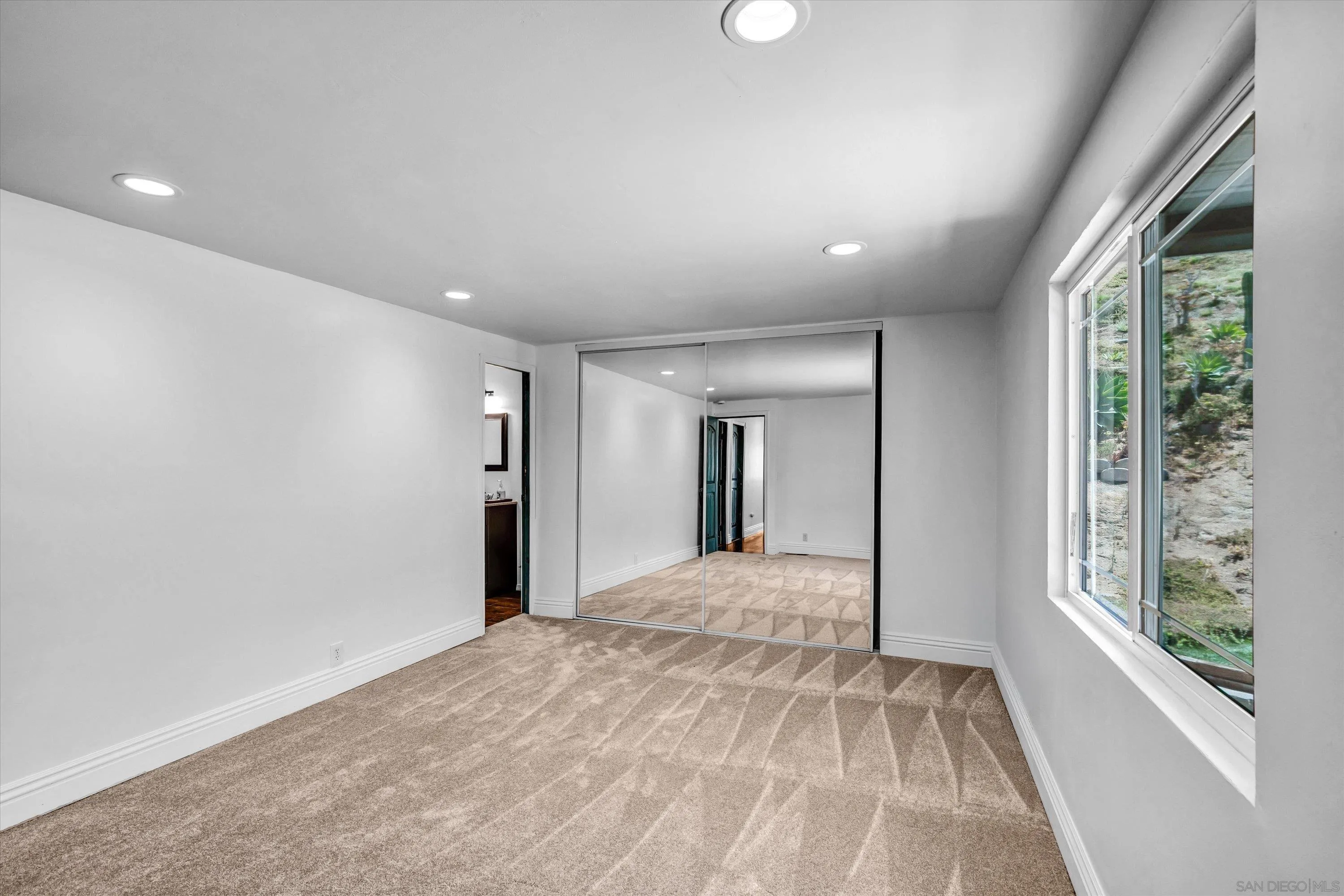 https://cdn.realtyfeed.com/cdn/127/260023717/57c2aecc9552110c9191857e7dc4e013.webp