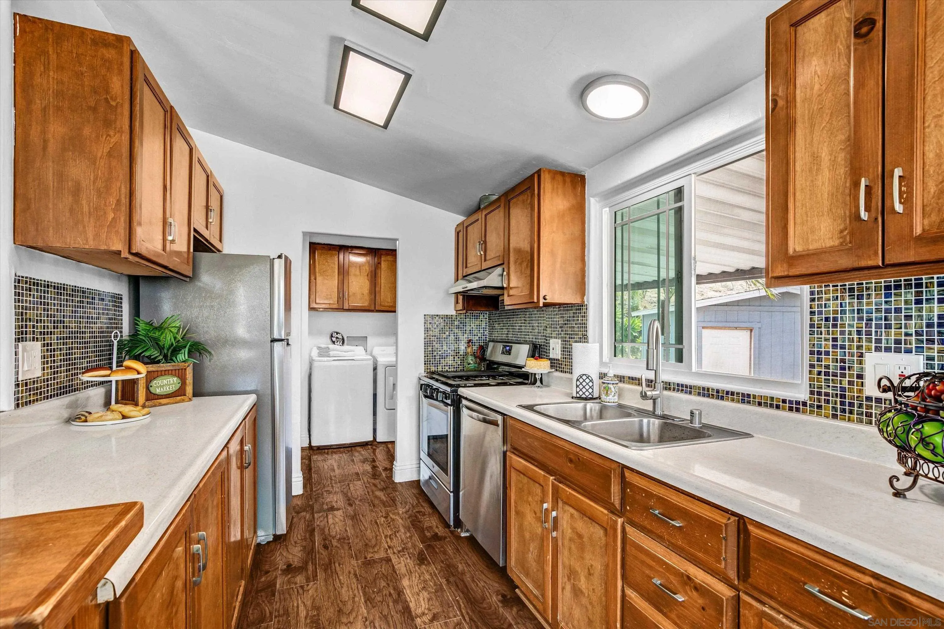 https://cdn.realtyfeed.com/cdn/127/260023717/6fd7ad1dcb4bf1312d7e337dad5e092c.webp