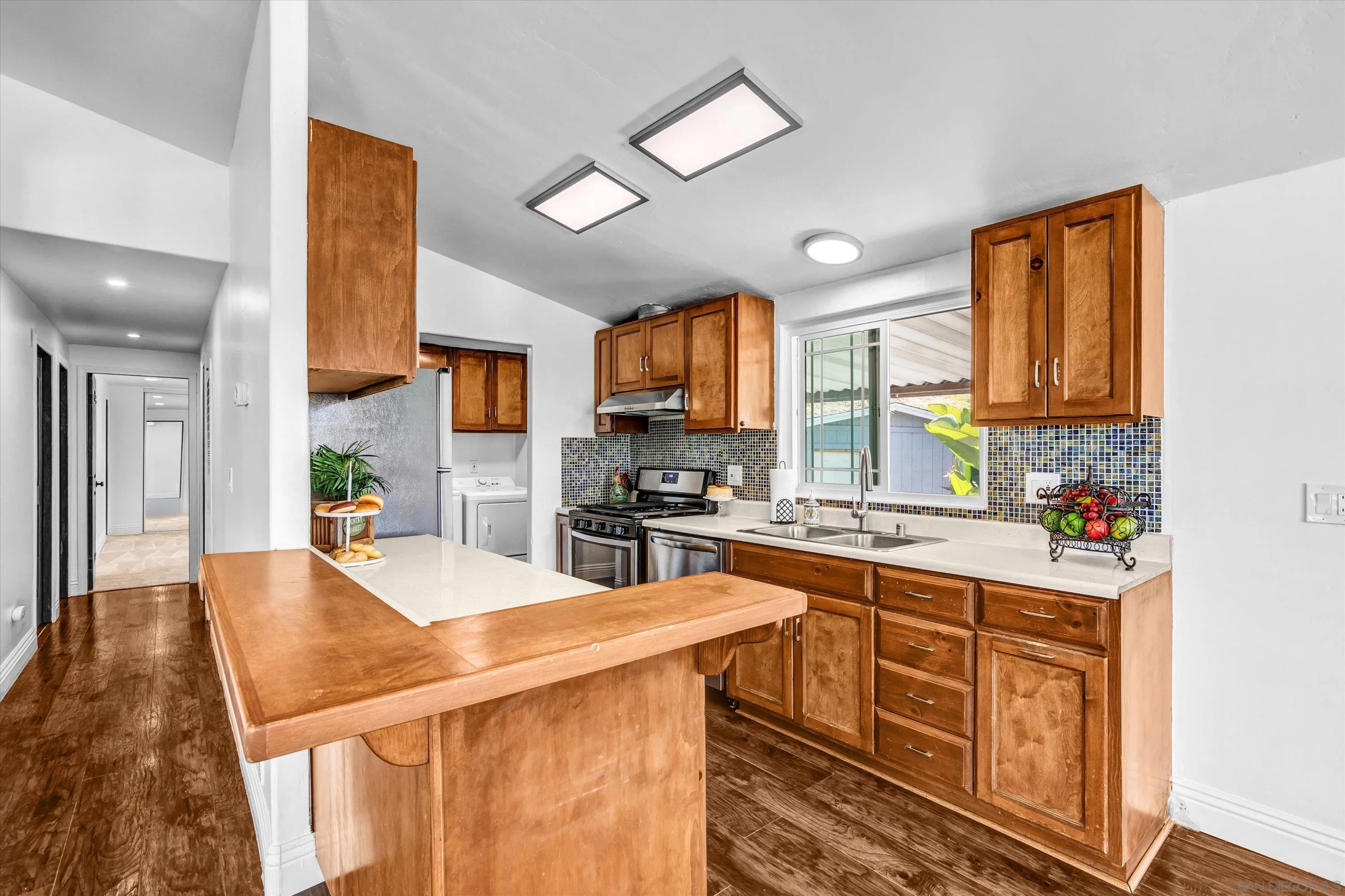 https://cdn.realtyfeed.com/cdn/127/260023717/7b5b62d3fb52df5c8a2ae4ee50ebf12c.webp