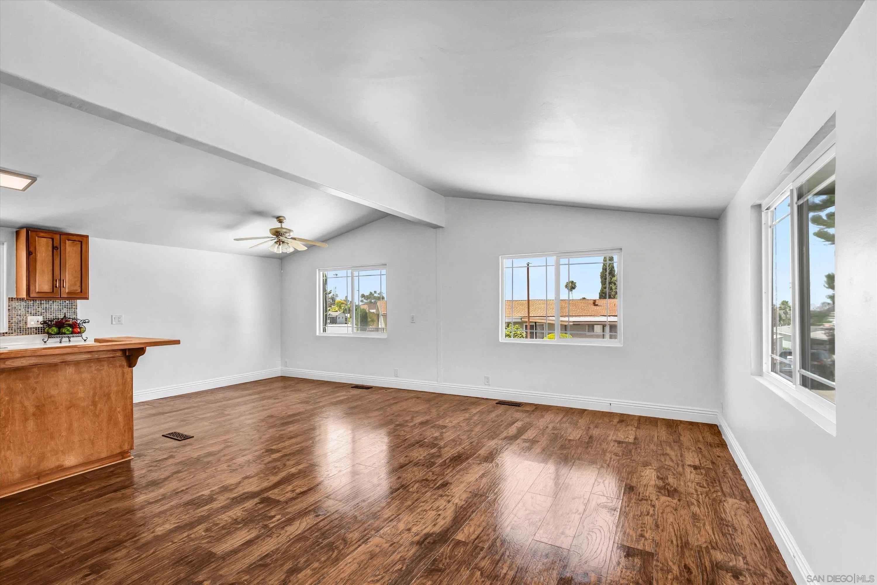 https://cdn.realtyfeed.com/cdn/127/260023717/a6f867862558095775e5d6ba6d5179e3.webp