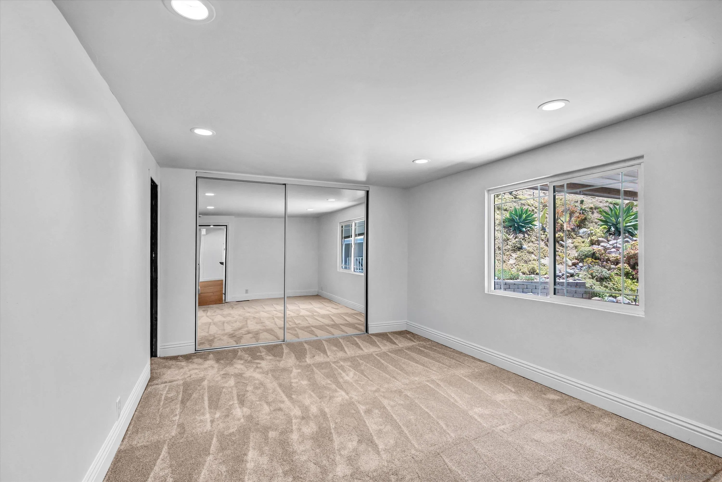 https://cdn.realtyfeed.com/cdn/127/260023717/c284d19ebf15e360af14f21a6e5fed0e.webp