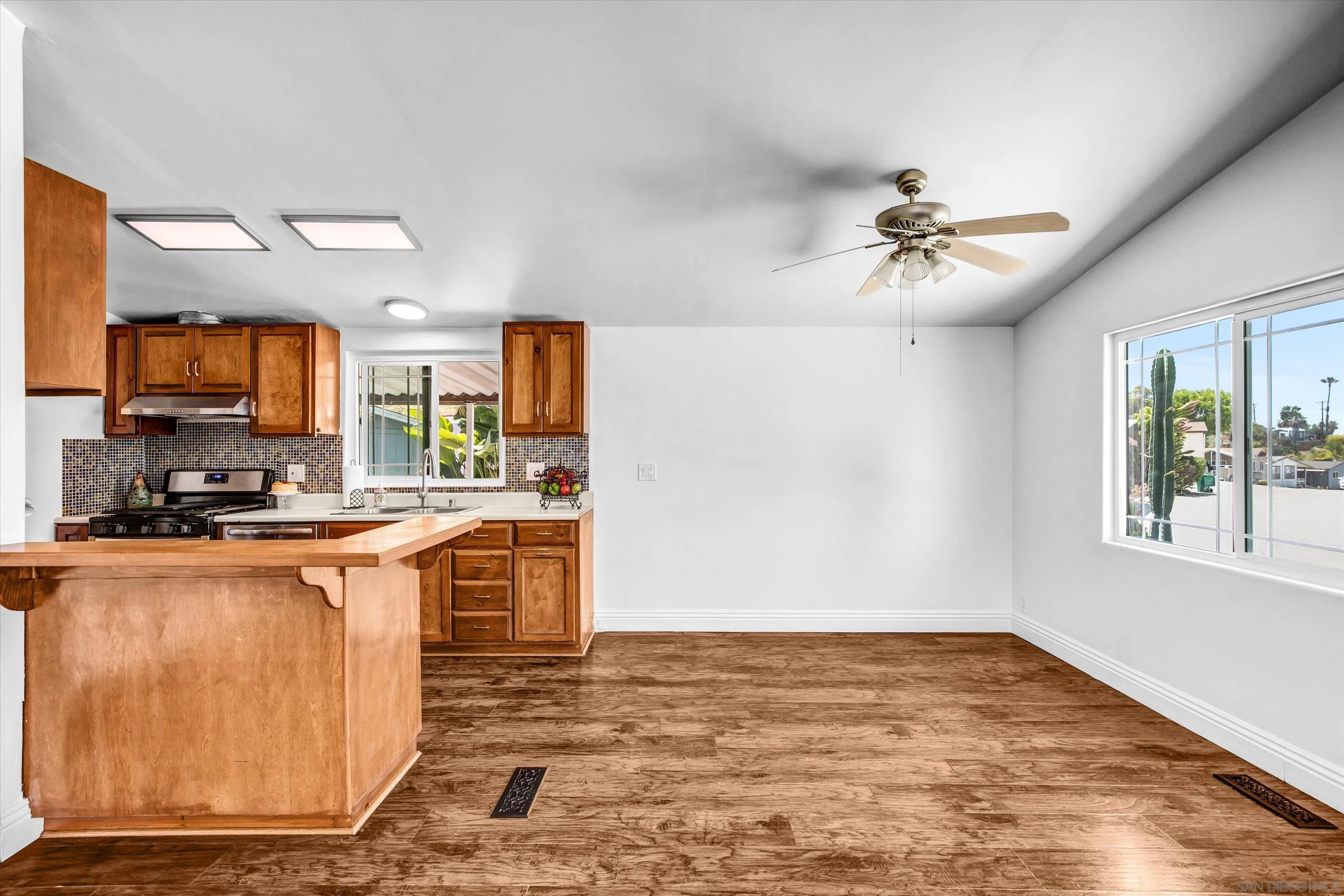 https://cdn.realtyfeed.com/cdn/127/260023717/efe15b405f2c68575d246c9f59d09134.webp
