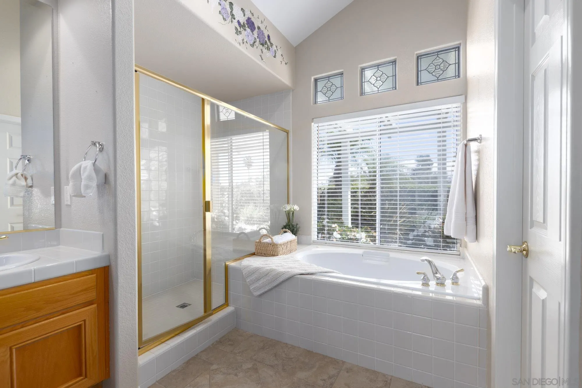 https://cdn.realtyfeed.com/cdn/127/260023721/1cf2e91c9f21f3f6e35c2ea9145dd087.webp