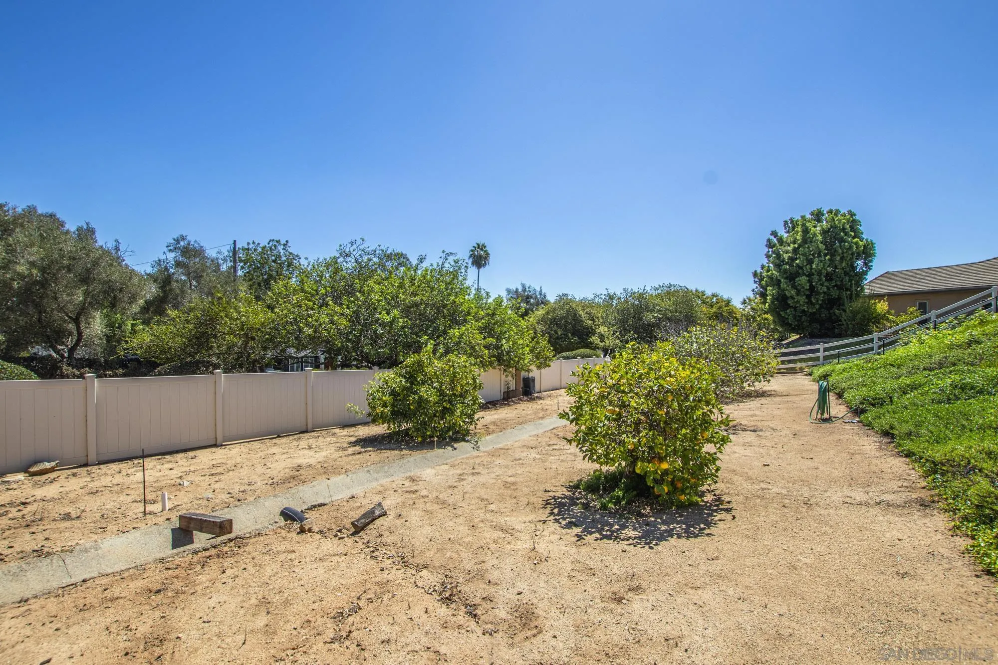 https://cdn.realtyfeed.com/cdn/127/260023721/510485cc4ad56a4007415c85b827e479.webp