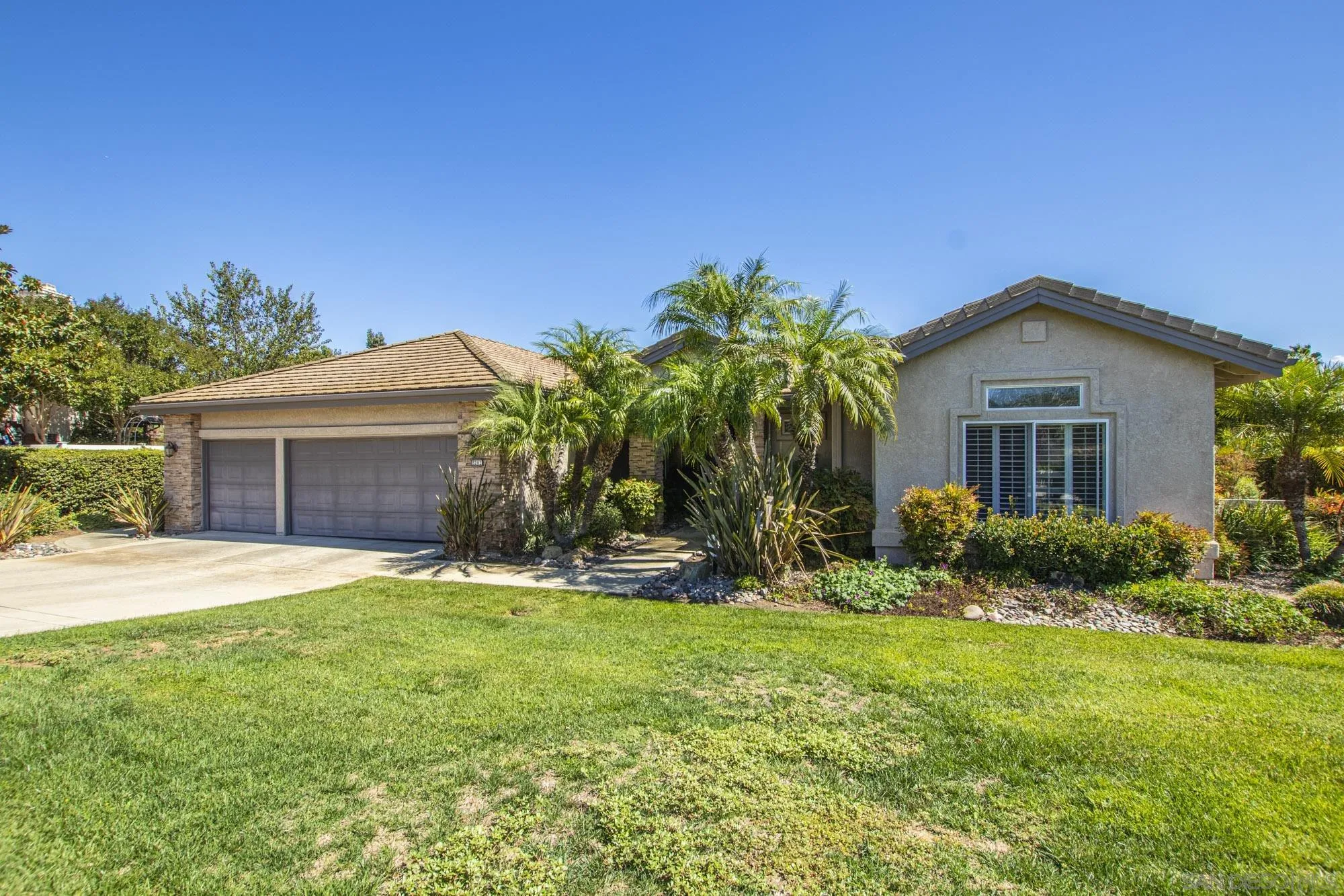 https://cdn.realtyfeed.com/cdn/127/260023721/598d60e46869010f573f6d846eaa8a77.webp