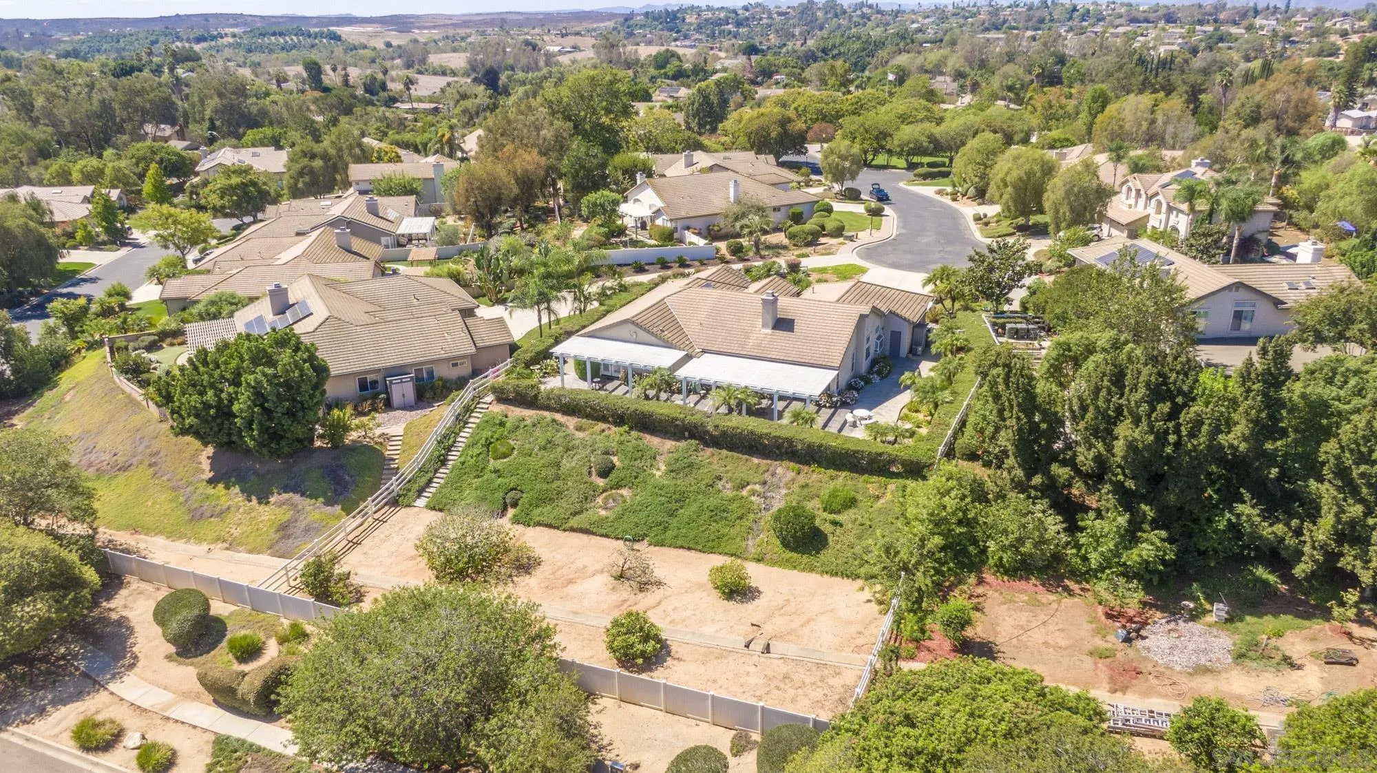 https://cdn.realtyfeed.com/cdn/127/260023721/6d7d1657d3c0aa66c703ad4a66fe4b55.webp