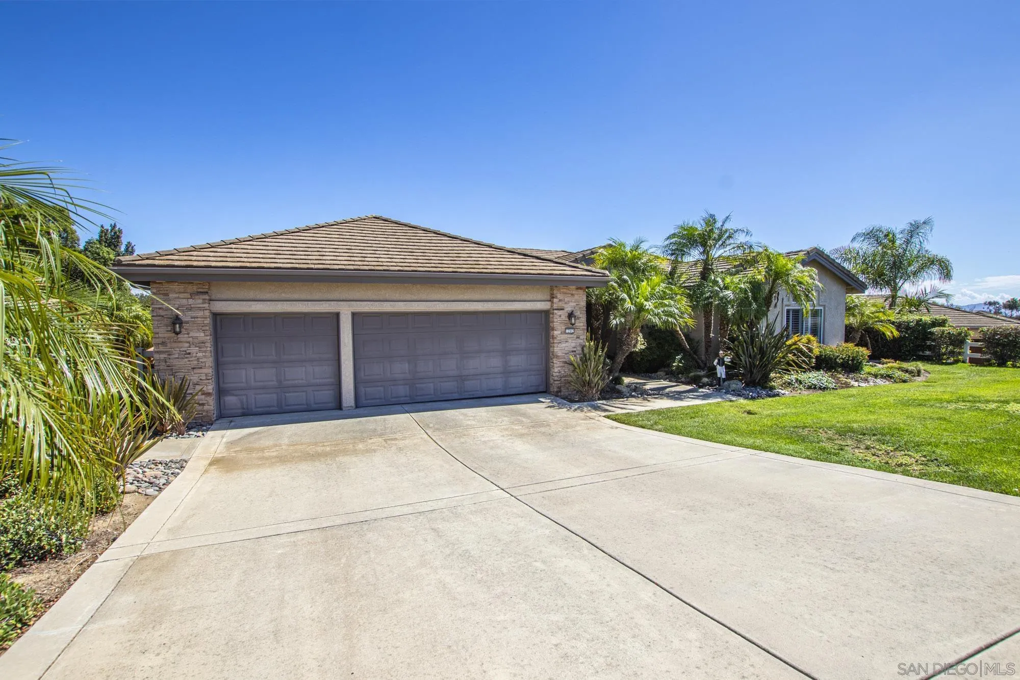 https://cdn.realtyfeed.com/cdn/127/260023721/804919dc3fa8a954582f39f019b2d38c.webp