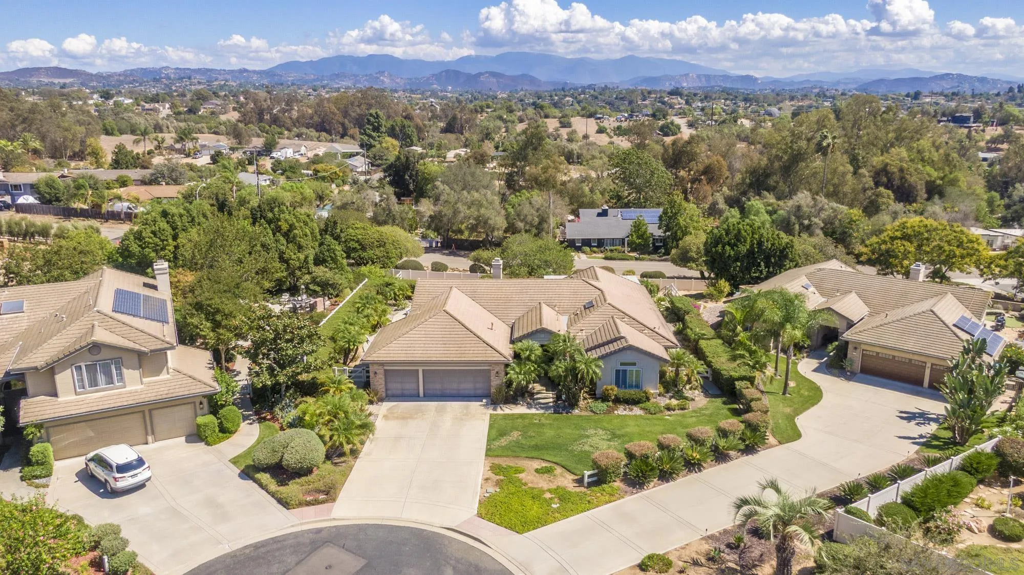 https://cdn.realtyfeed.com/cdn/127/260023721/caf64dd86148db014b711e9b6ca6f2fd.webp