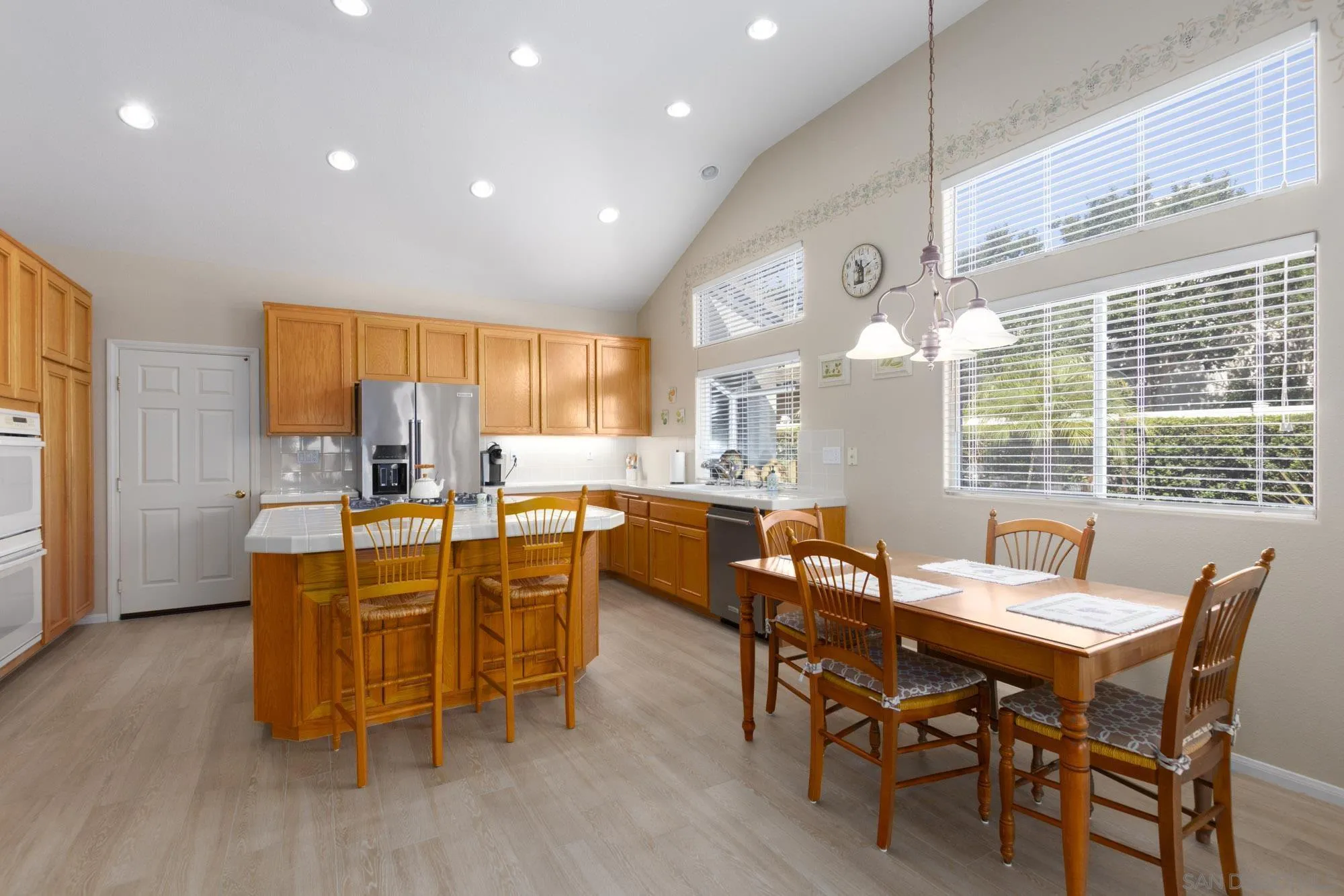 https://cdn.realtyfeed.com/cdn/127/260023721/d1b19b54a91e0d8005cdc3551cf370e5.webp