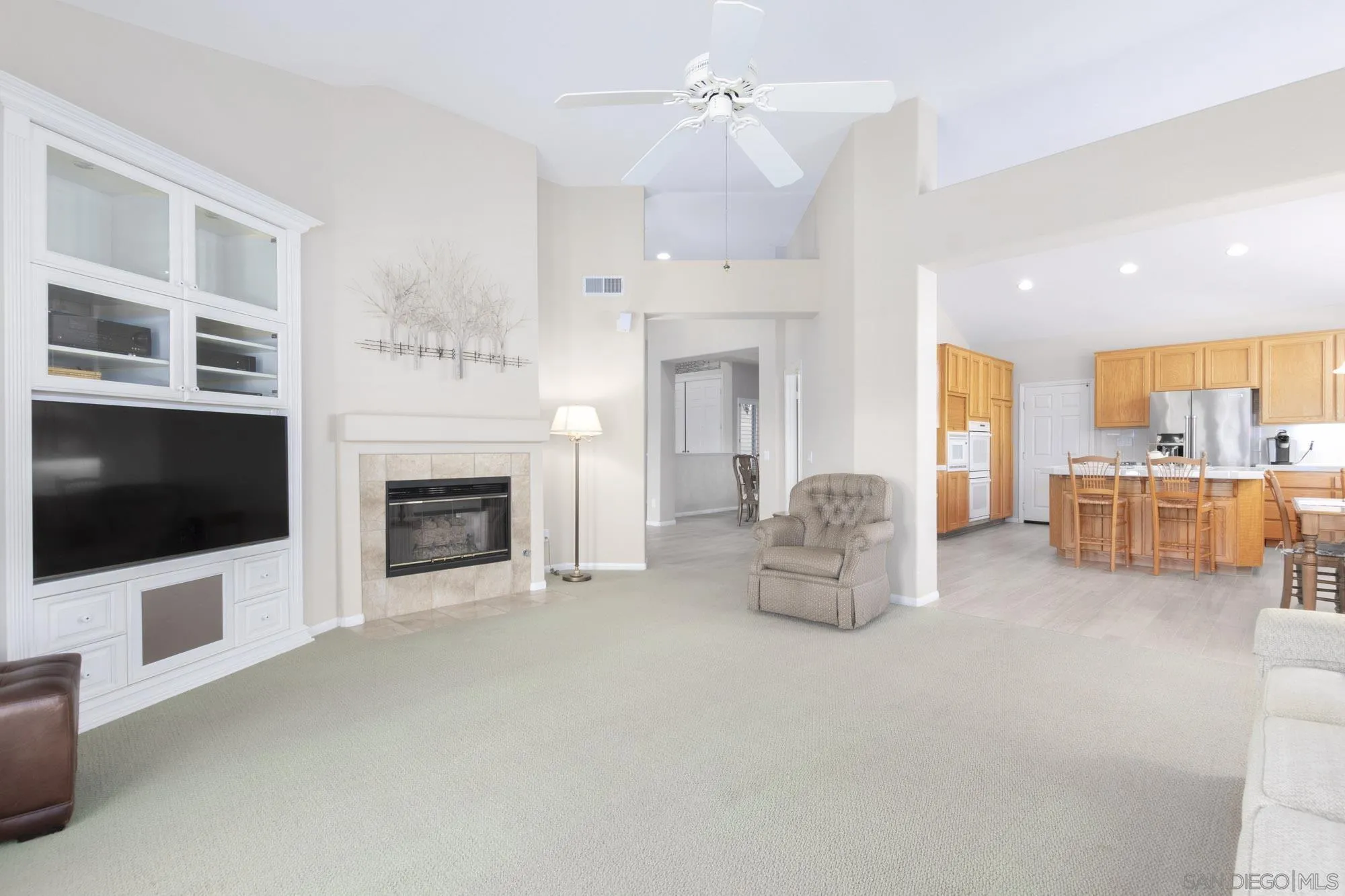 https://cdn.realtyfeed.com/cdn/127/260023721/e5ab87a75cc5c0cf88b1c4e3c495f3aa.webp
