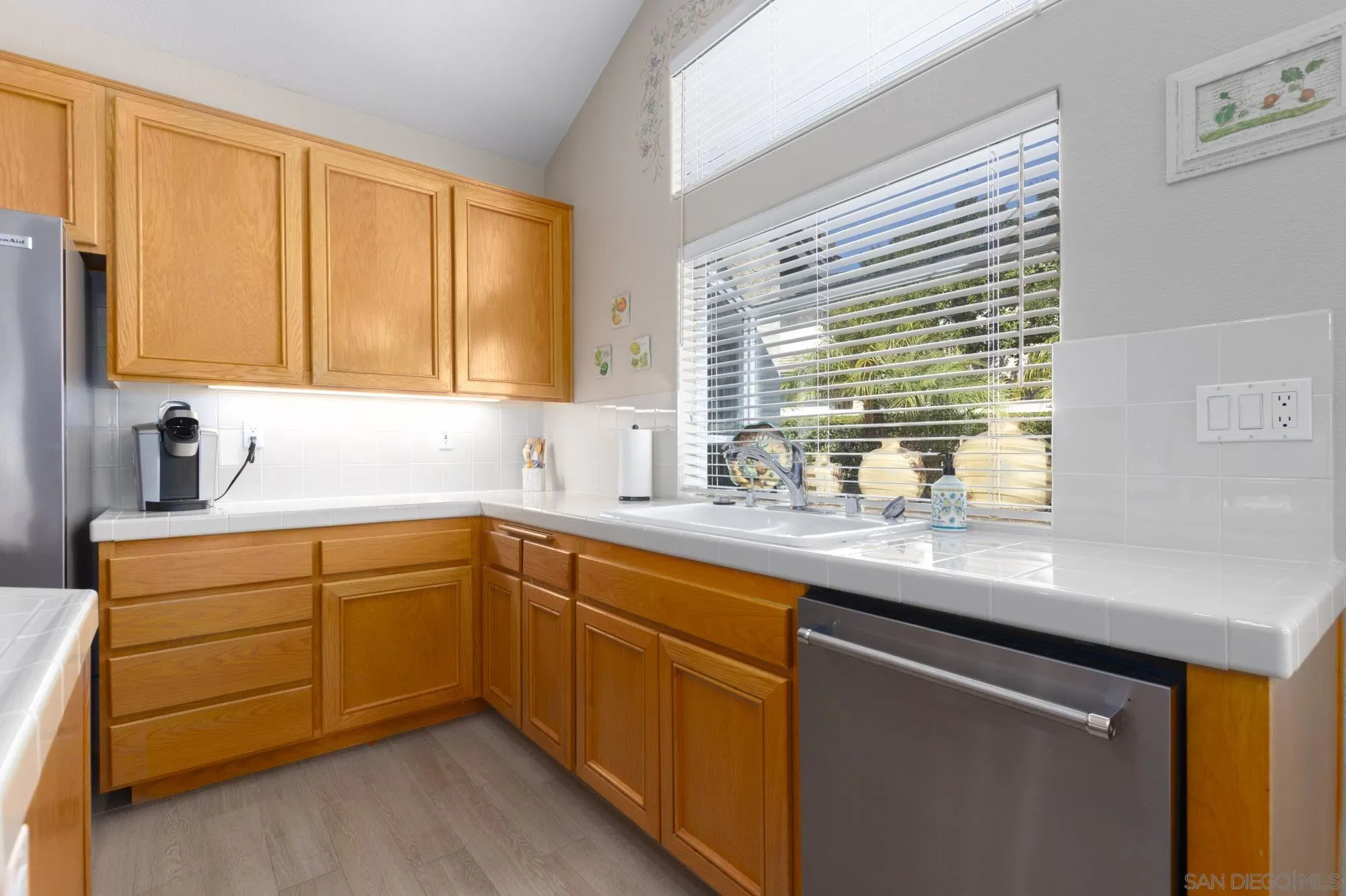 https://cdn.realtyfeed.com/cdn/127/260023721/f222b76f147392f3982e10285a7baf18.webp