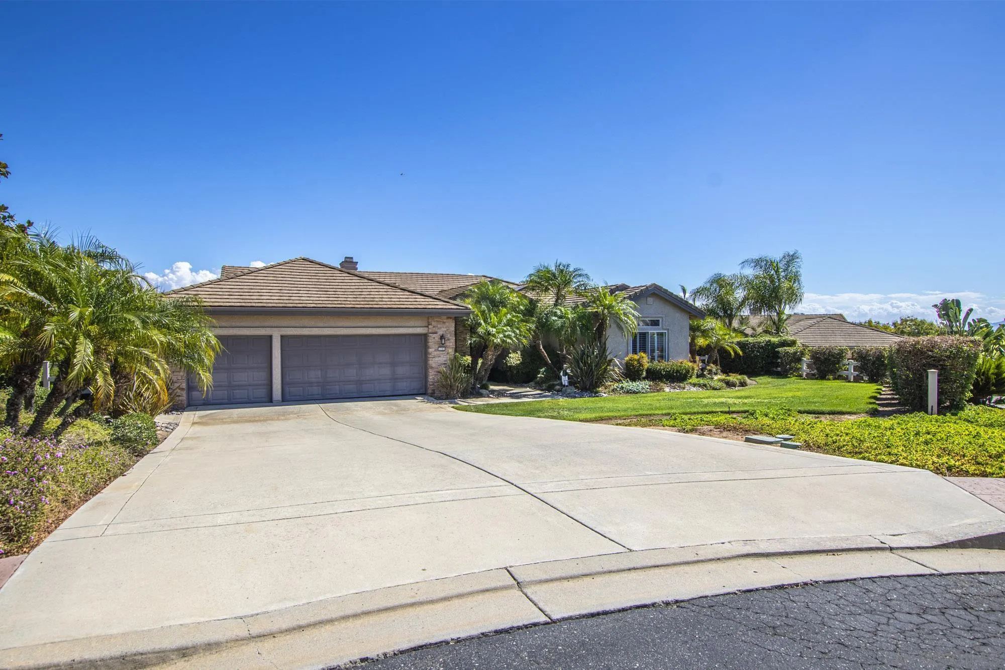 https://cdn.realtyfeed.com/cdn/127/260023721/fa8ac3a30d373b73ef243c66810c6f21.webp