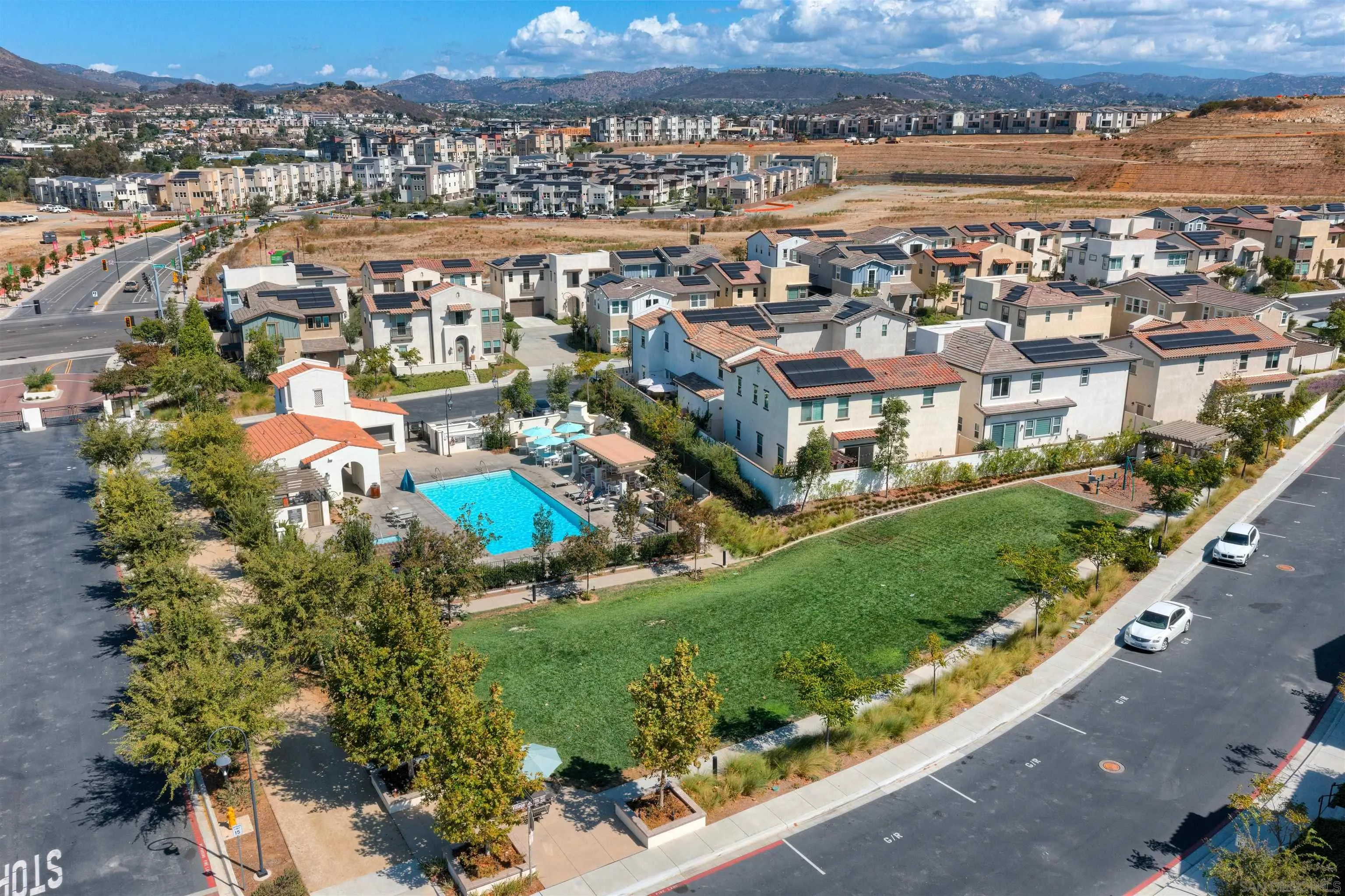 https://cdn.realtyfeed.com/cdn/127/260023722/197f08abdfb76d2ffcf642e22f5b725a.webp