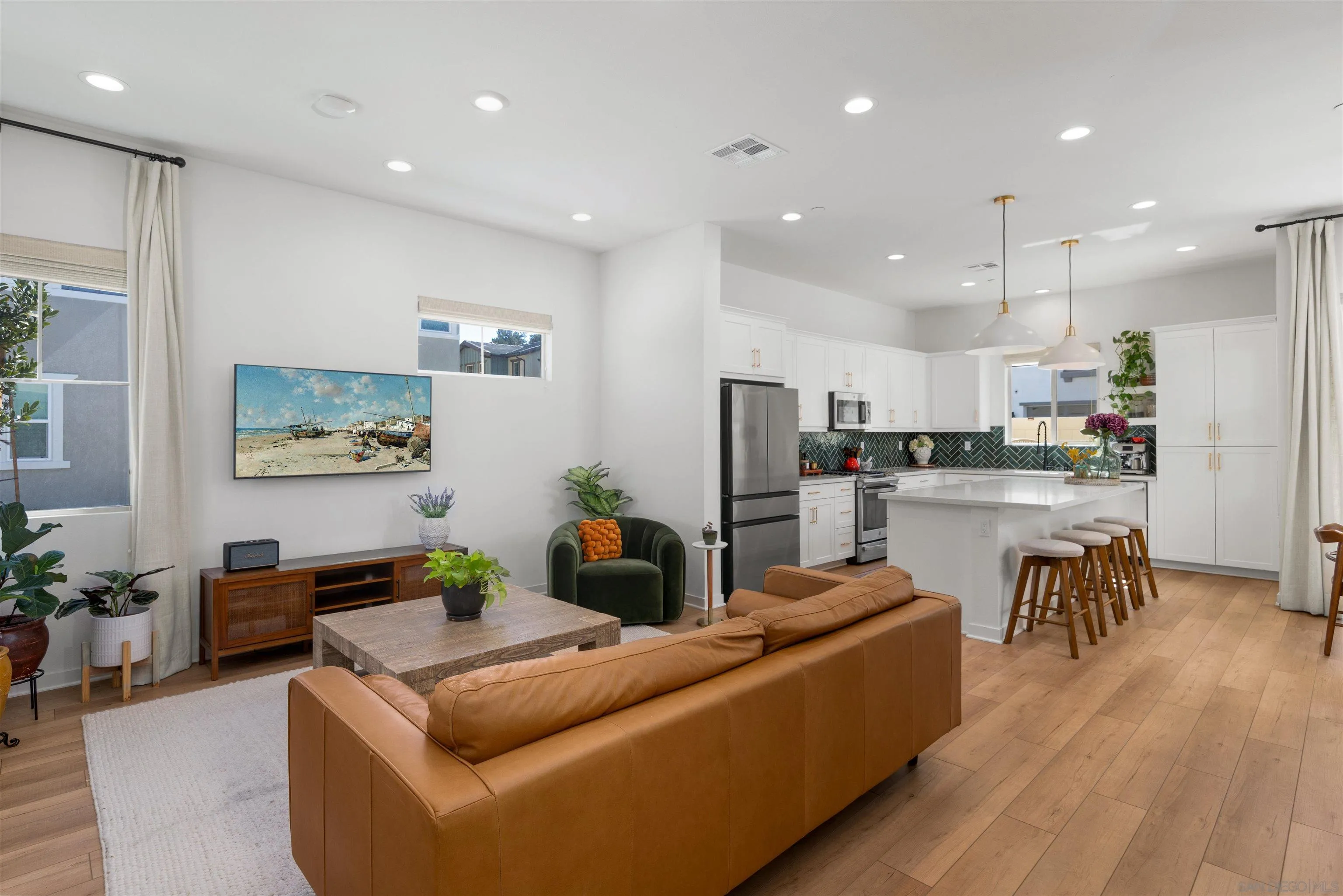 https://cdn.realtyfeed.com/cdn/127/260023722/3090319882f558f088d94534694a559a.webp