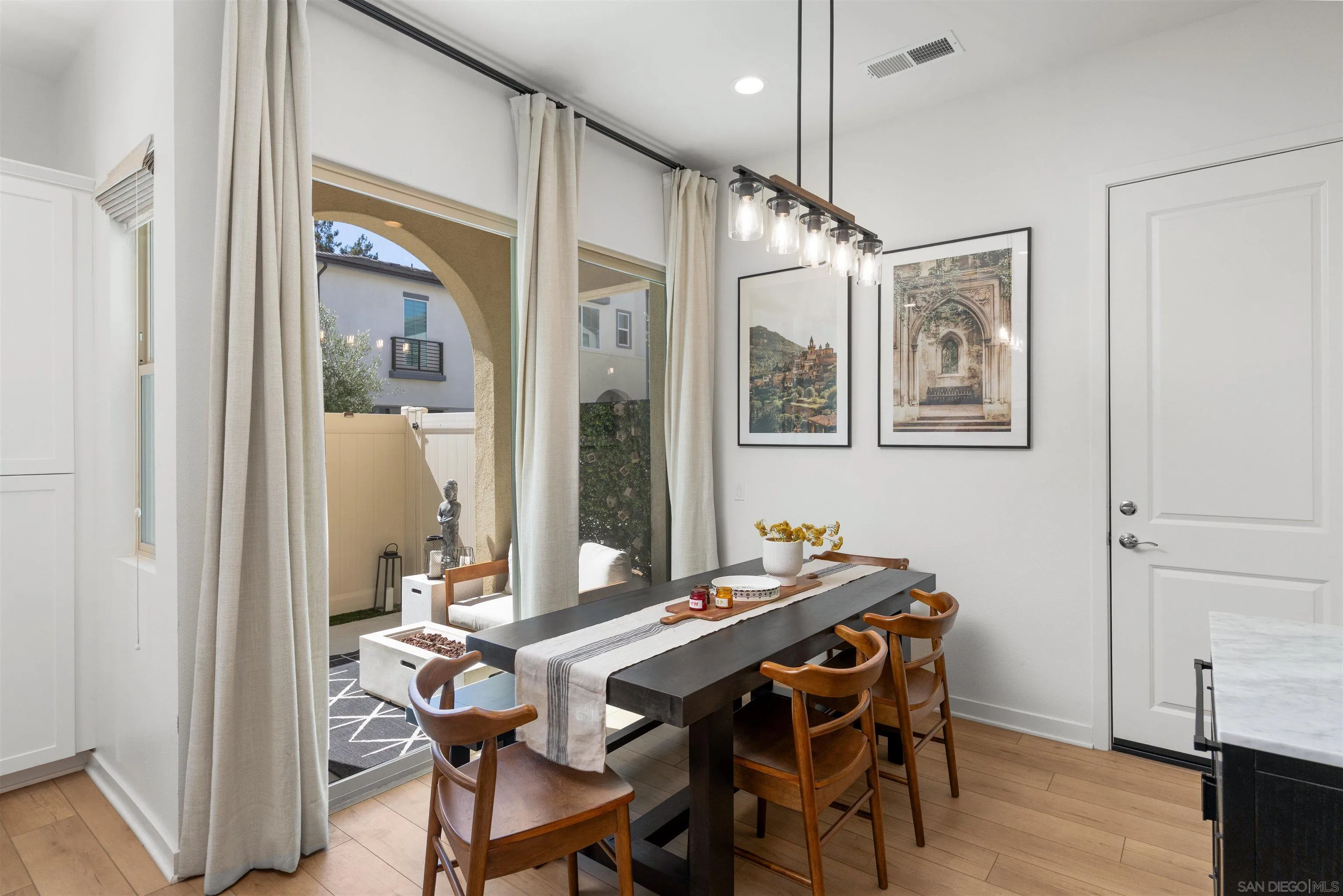 https://cdn.realtyfeed.com/cdn/127/260023722/488e6485ea5b87c3186c386d07c9028b.webp
