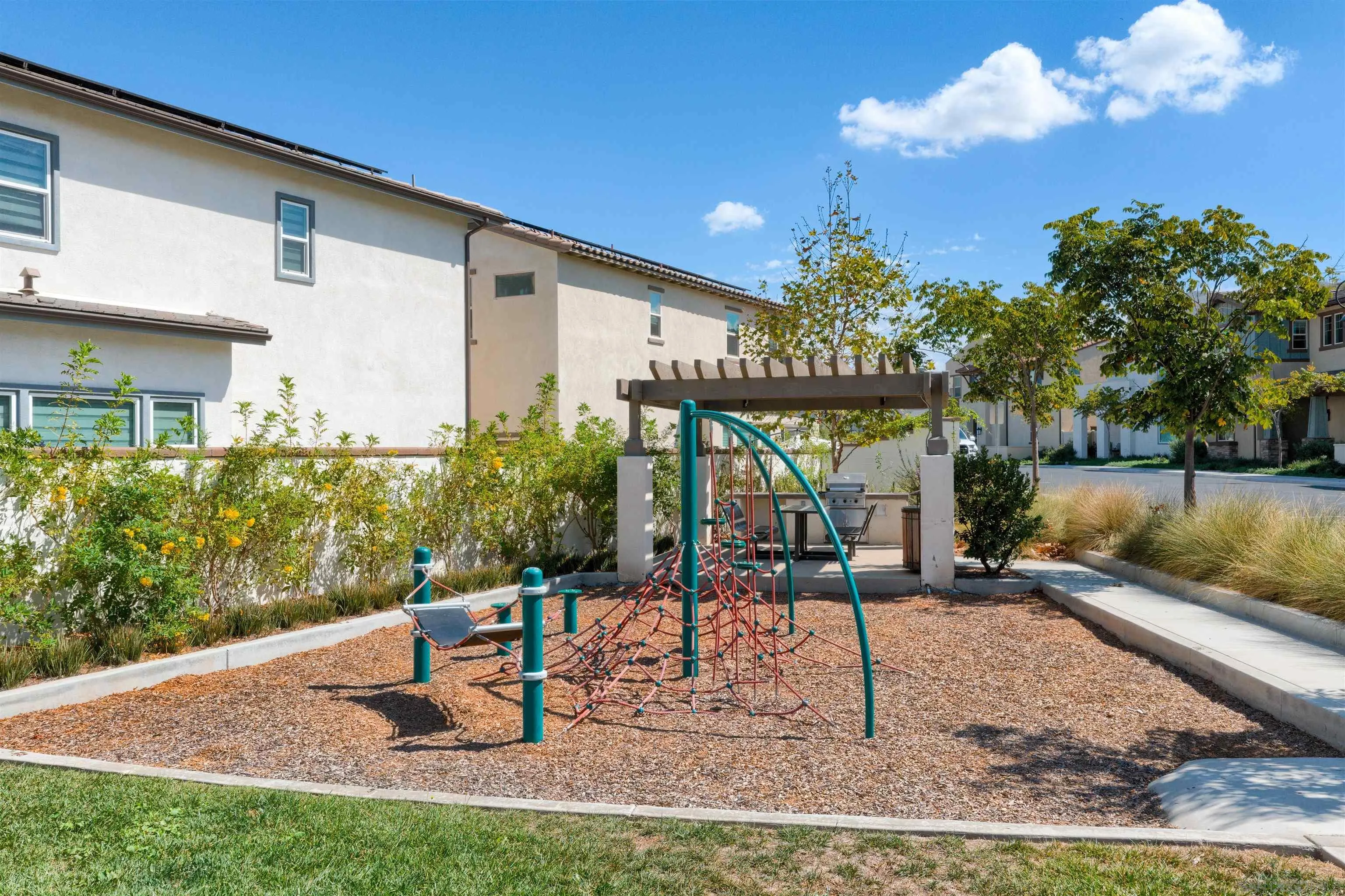 https://cdn.realtyfeed.com/cdn/127/260023722/89d6cb3a61e5c1e1e39ea0a46d50c028.webp