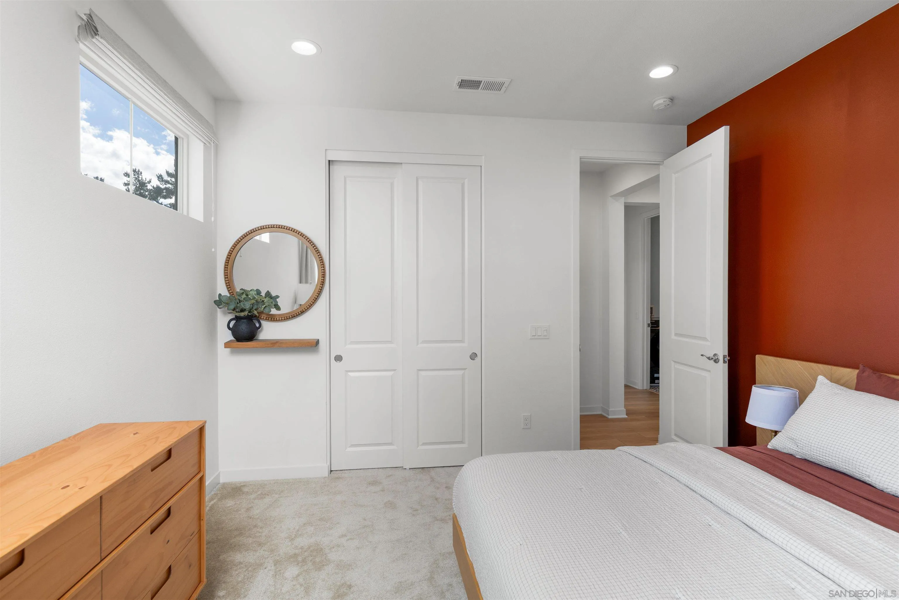https://cdn.realtyfeed.com/cdn/127/260023722/98216d590afac26bacaaaf4b710126d3.webp