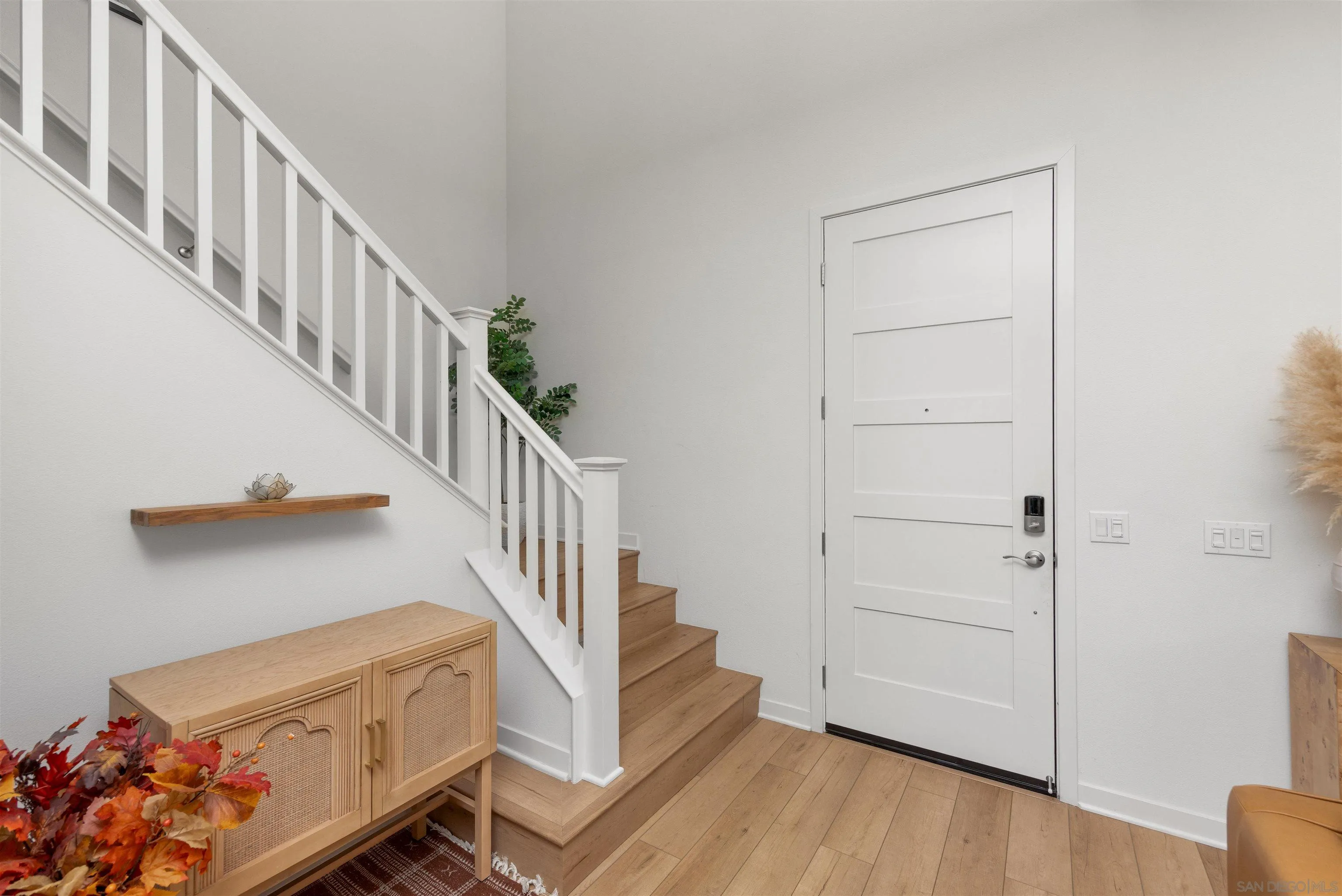 https://cdn.realtyfeed.com/cdn/127/260023722/d1377d6f8c00af526949e69db07bf16d.webp
