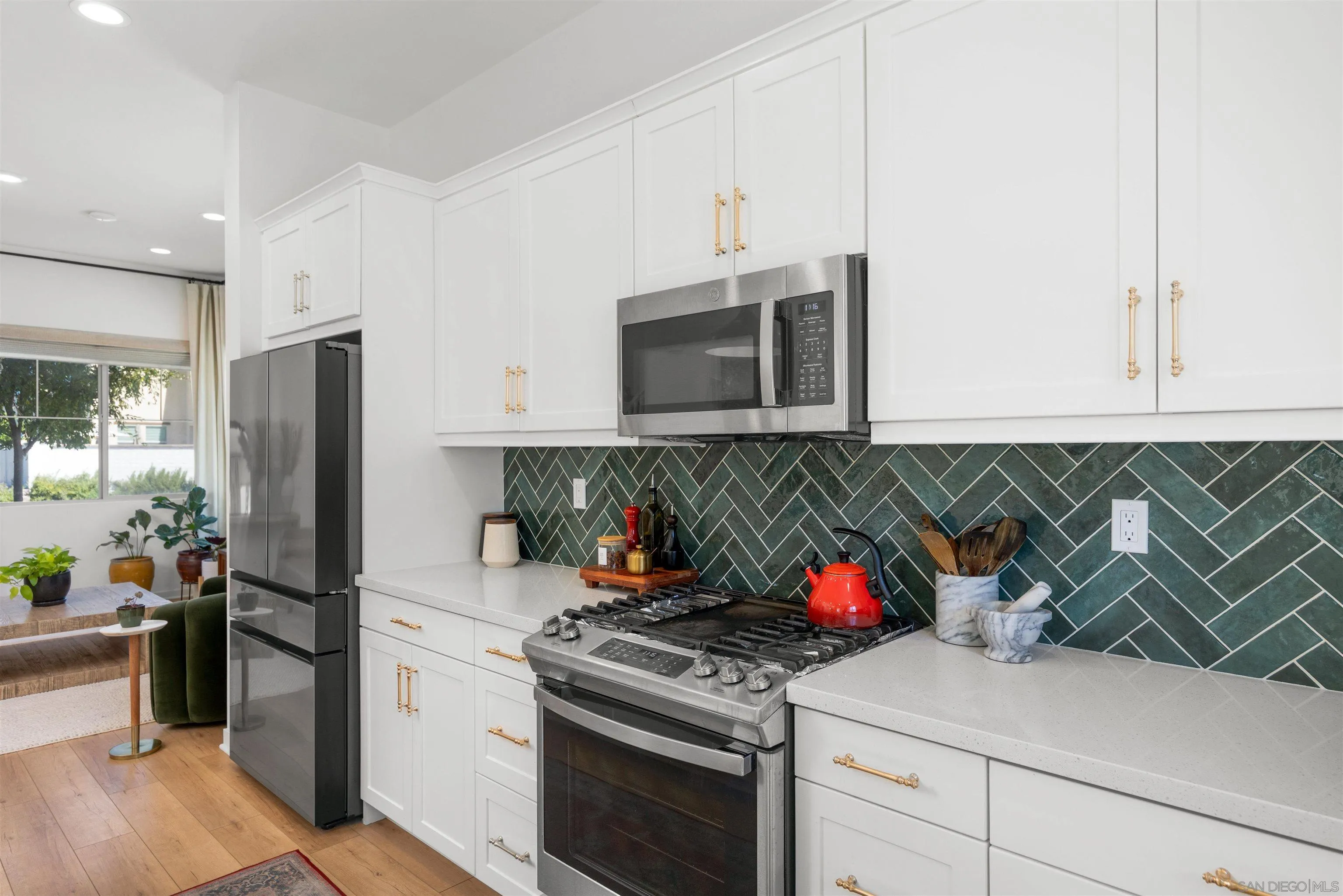 https://cdn.realtyfeed.com/cdn/127/260023722/eae3c66e2334b90e656d17770473643a.webp