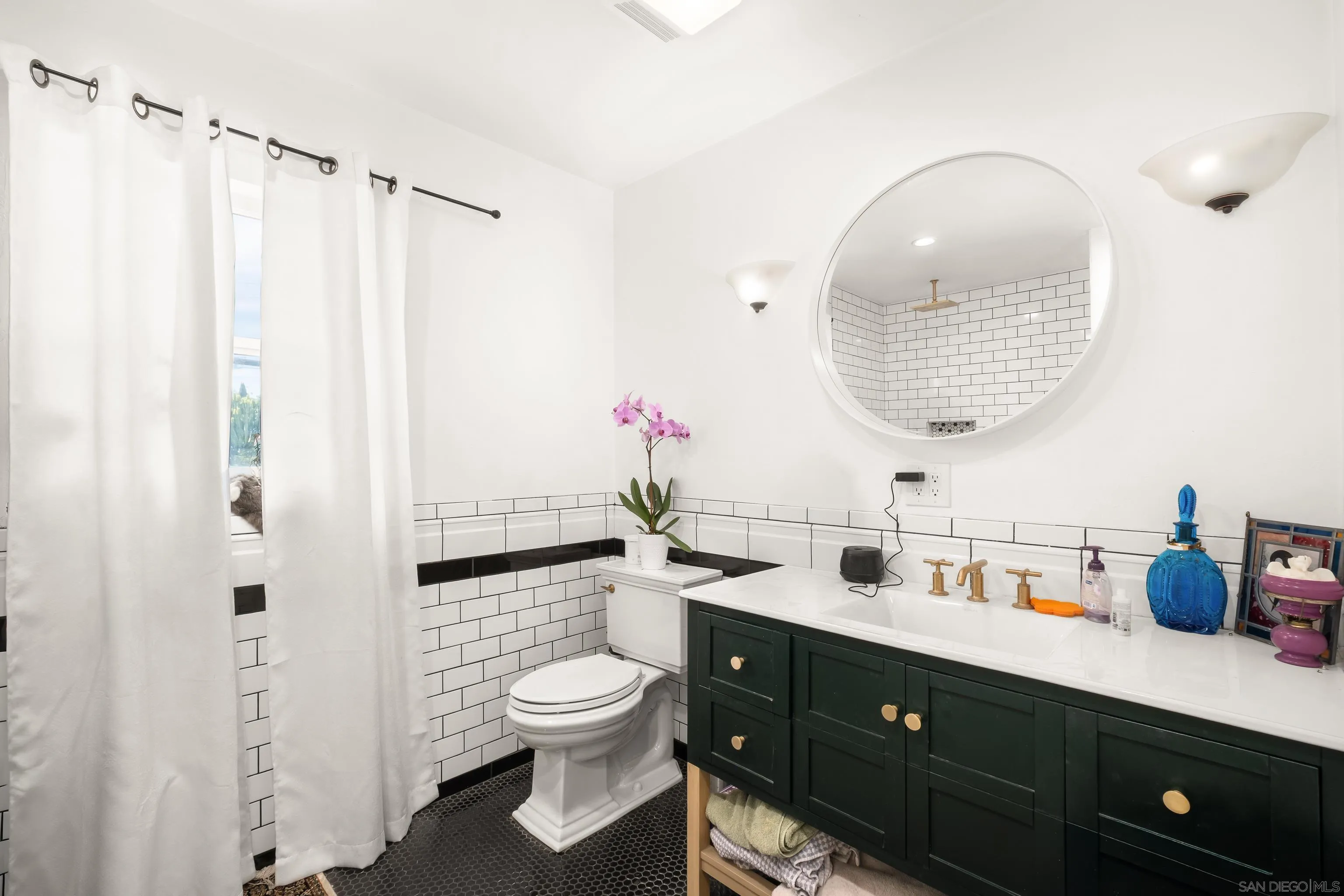 https://cdn.realtyfeed.com/cdn/127/260023725/3a56851d7ffe6d9479e5bbbaf04eec2e.webp