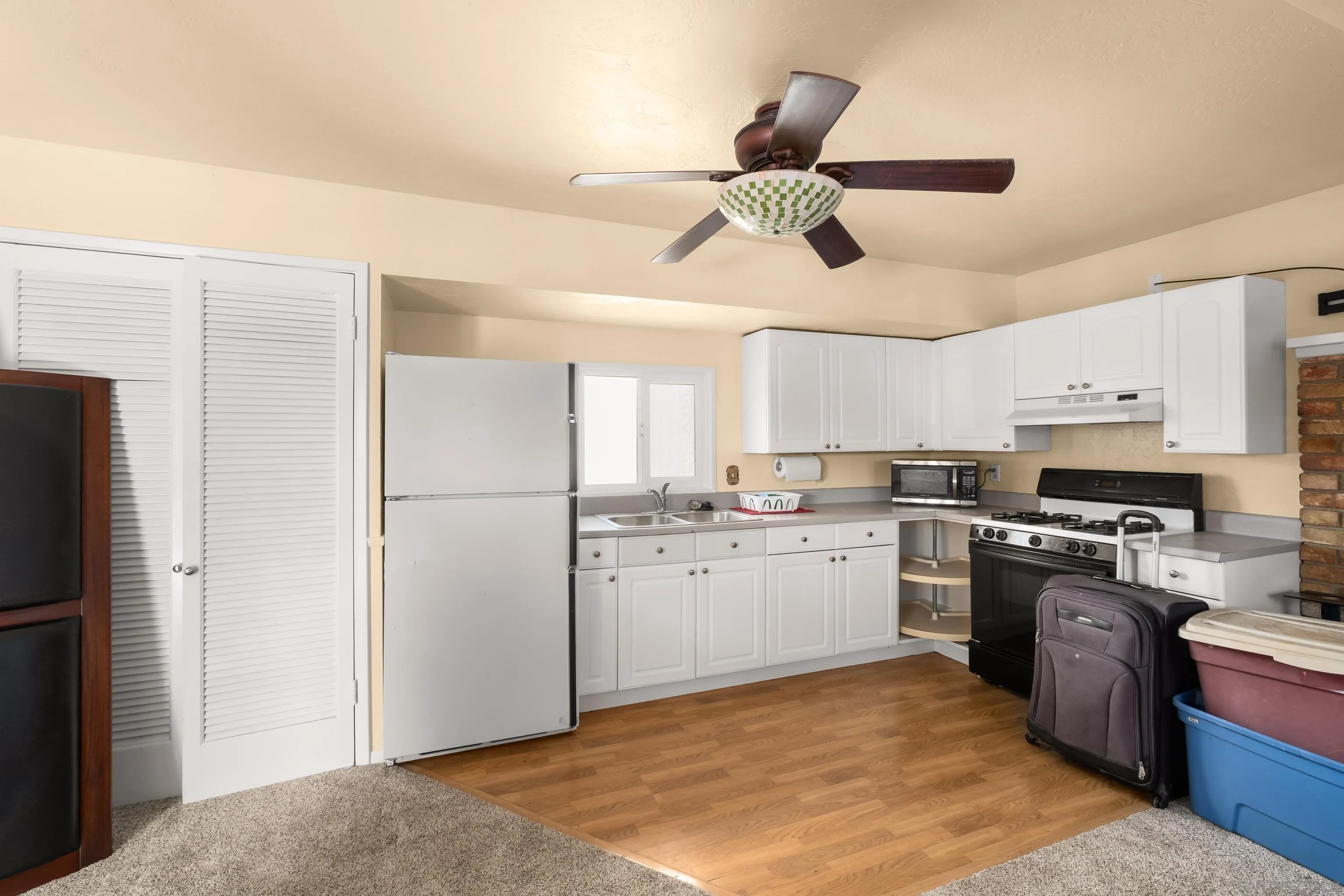 https://cdn.realtyfeed.com/cdn/127/260023725/6b8957edeac35410268af774a9858f8e.webp
