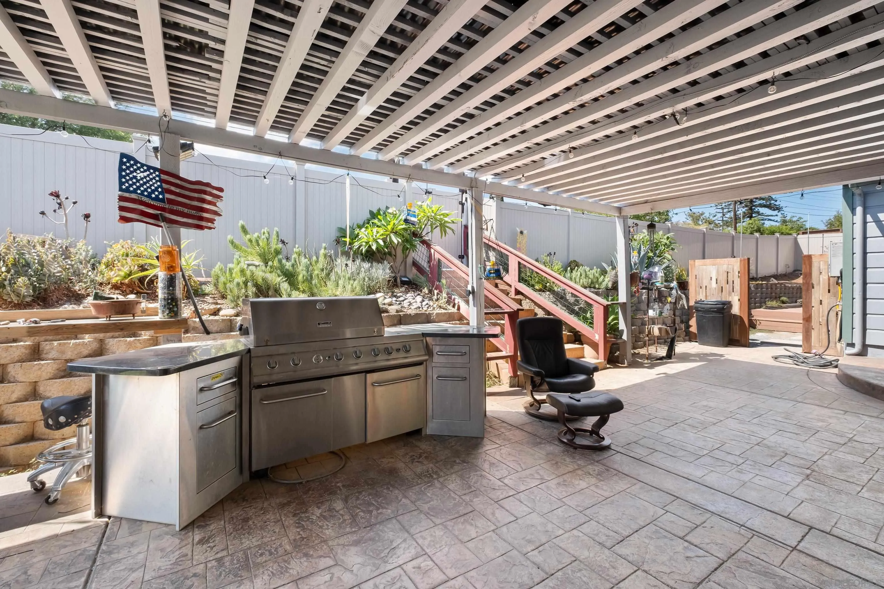 https://cdn.realtyfeed.com/cdn/127/260023725/bd7618c4c74174466c681d7a765c6595.webp