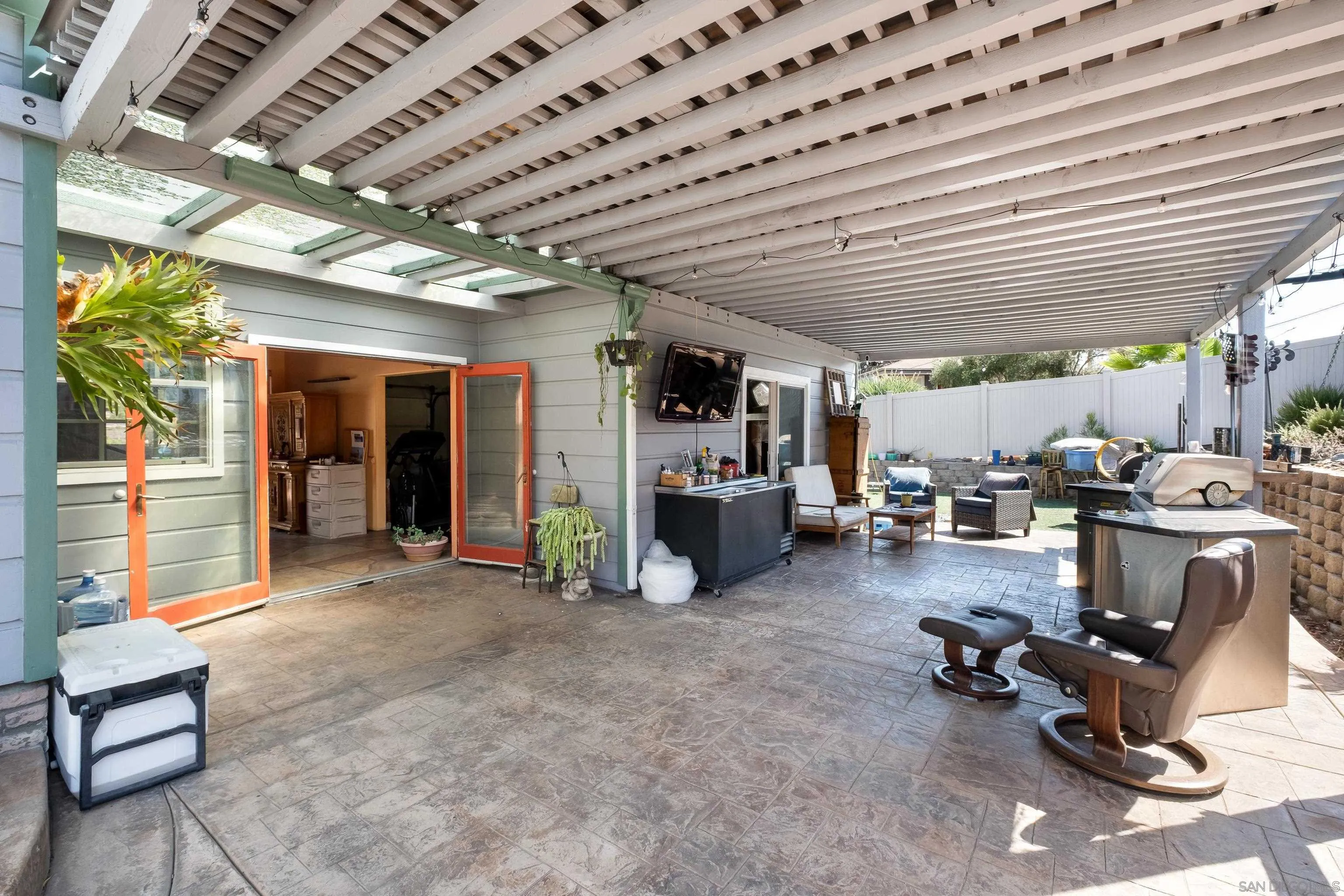 https://cdn.realtyfeed.com/cdn/127/260023725/e56a870c5f4b149bce3129296169d9df.webp