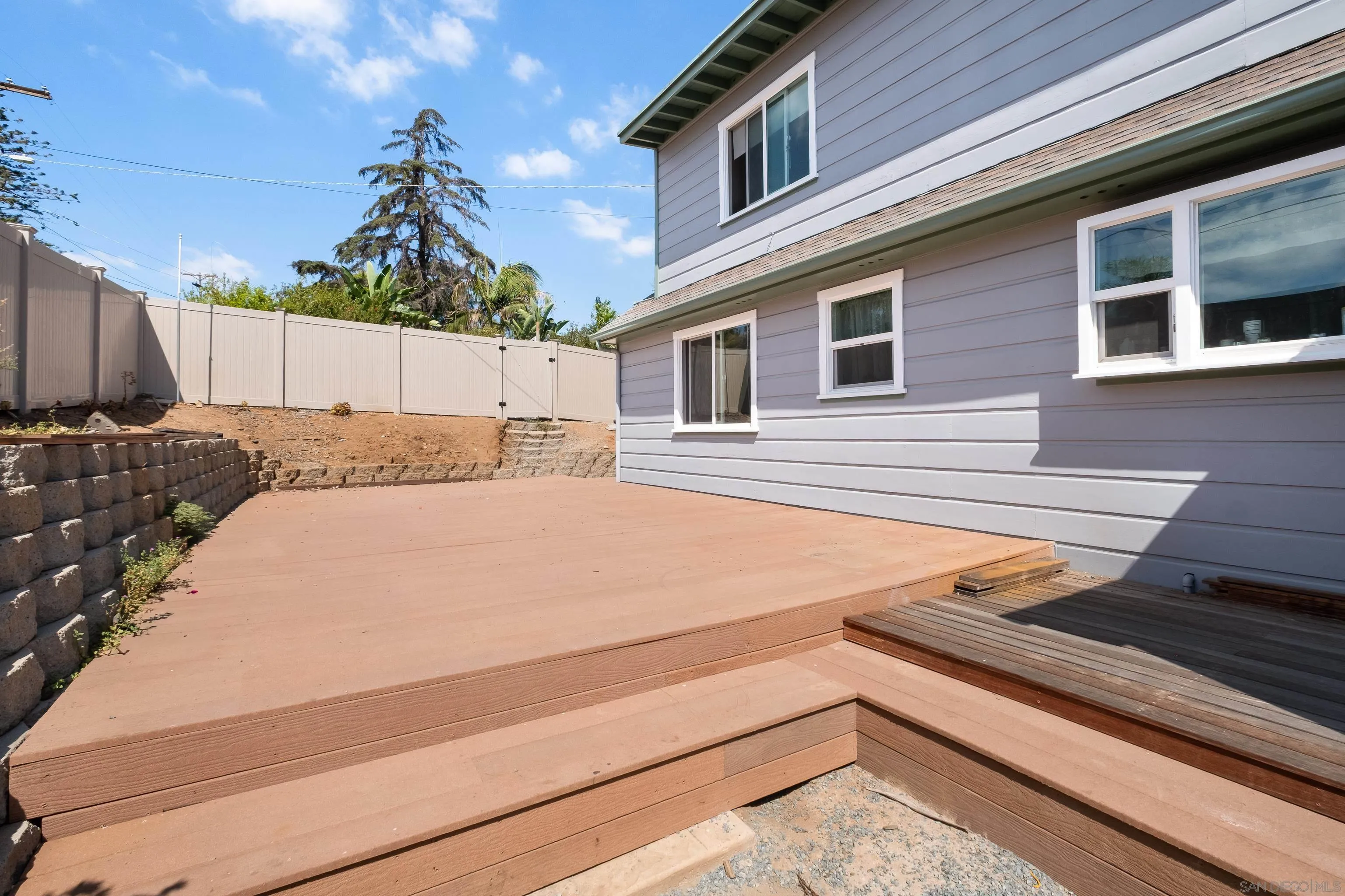 https://cdn.realtyfeed.com/cdn/127/260023725/e7f01ede7016345b63c61ddb1a01cbc1.webp