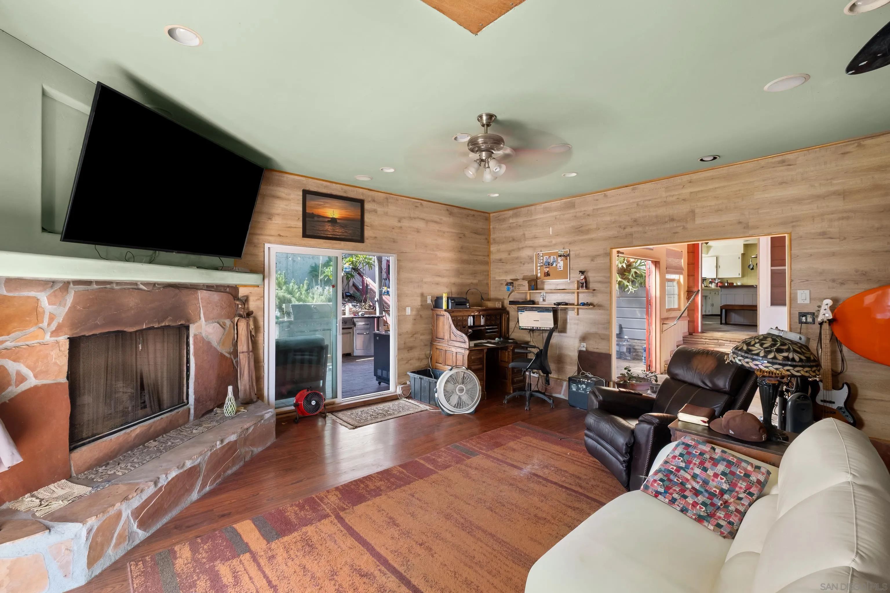 https://cdn.realtyfeed.com/cdn/127/260023725/ee6f28f955d1320e12a2ee40b11b4da2.webp