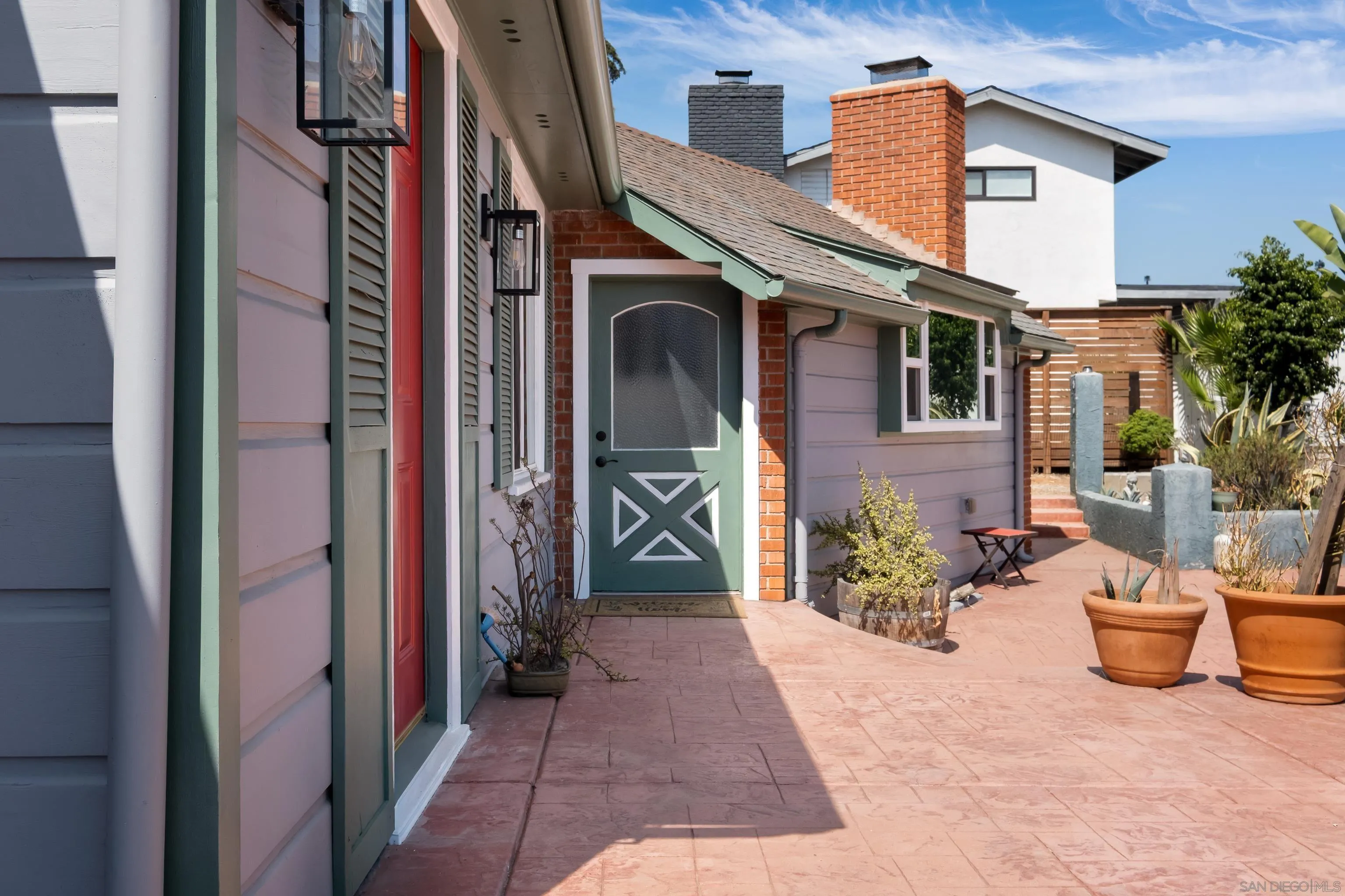 https://cdn.realtyfeed.com/cdn/127/260023725/fa9e5a1f4d0cc94751fb25cd65418fe2.webp