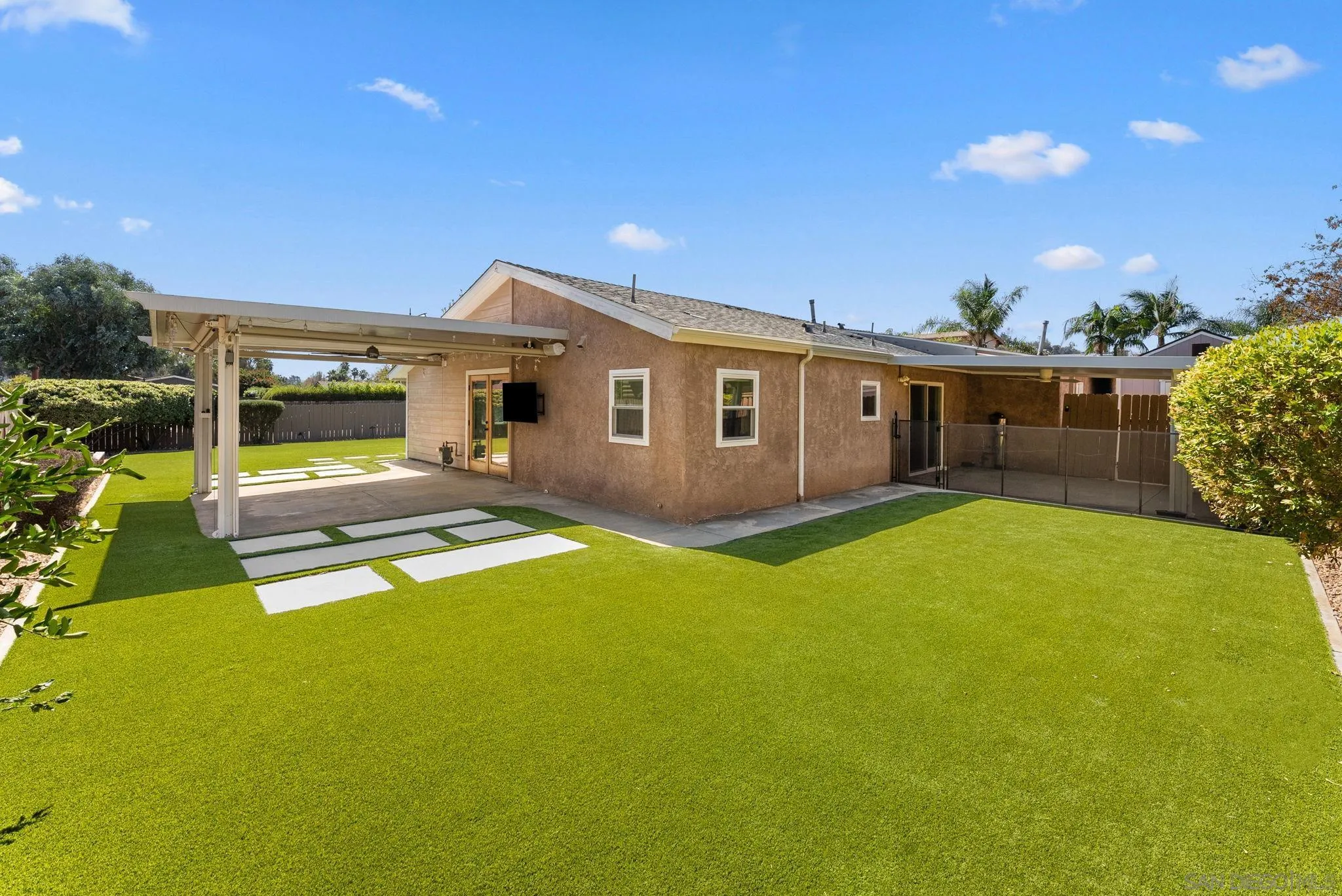 https://cdn.realtyfeed.com/cdn/127/260023727/56a866e0aab0536bc6b719730936e4a4.webp