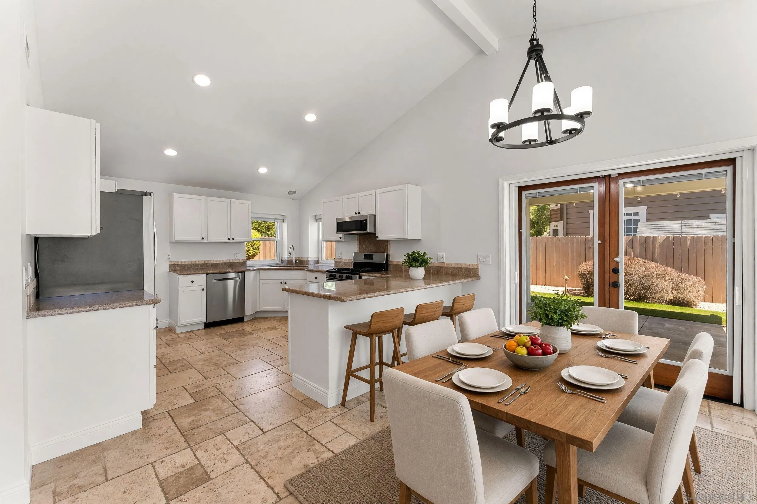 https://cdn.realtyfeed.com/cdn/127/260023727/57e2f7ef7d3d4e4e238a9798800cdaa3.webp