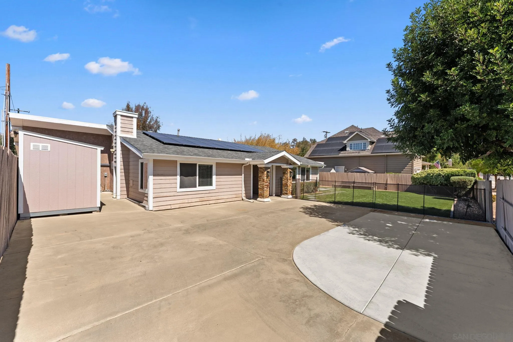 https://cdn.realtyfeed.com/cdn/127/260023727/950296fb07e40529d0b38e149680b018.webp