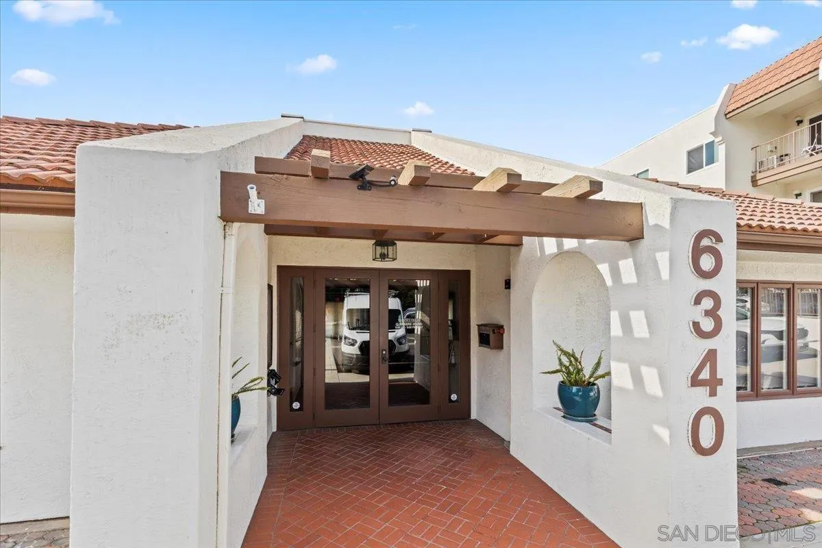 https://cdn.realtyfeed.com/cdn/127/260023728/4b8f98f98f696379cb52ec05496ad2d3.webp