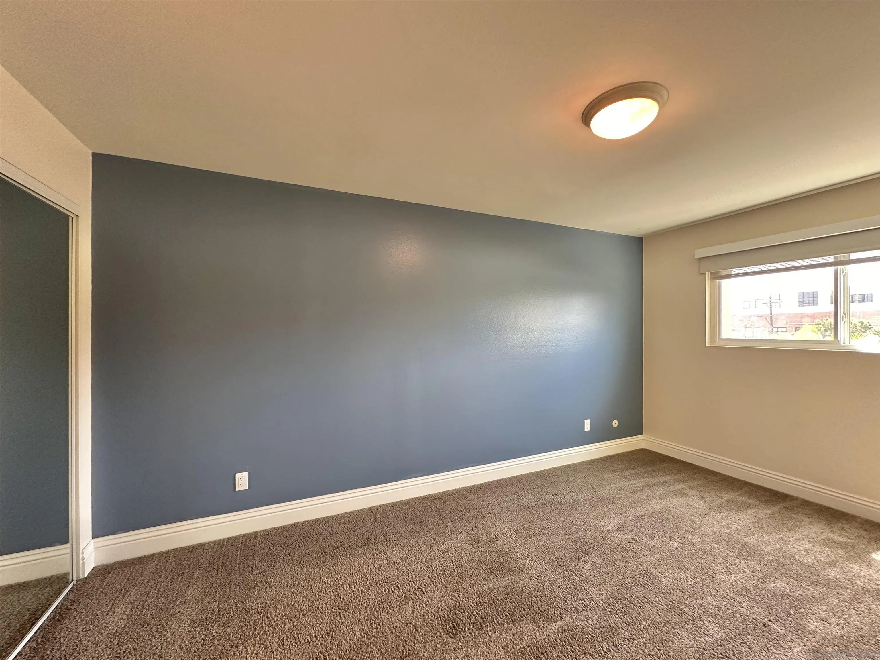 https://cdn.realtyfeed.com/cdn/127/260023735/0ab46c9208bb584d62bae0d7af78fba9.webp