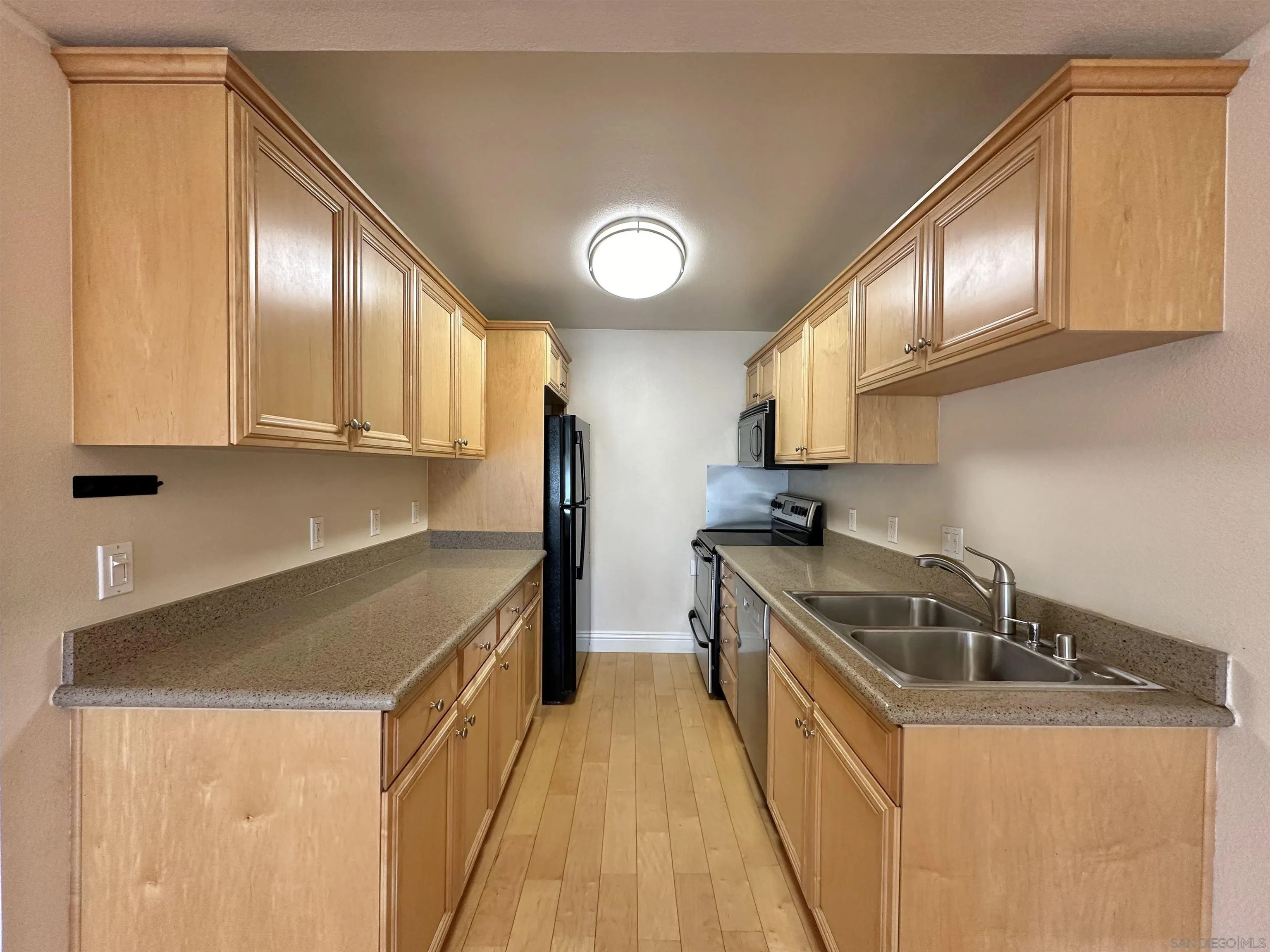 https://cdn.realtyfeed.com/cdn/127/260023735/606b2433450652d7a802eeaab67d217c.webp
