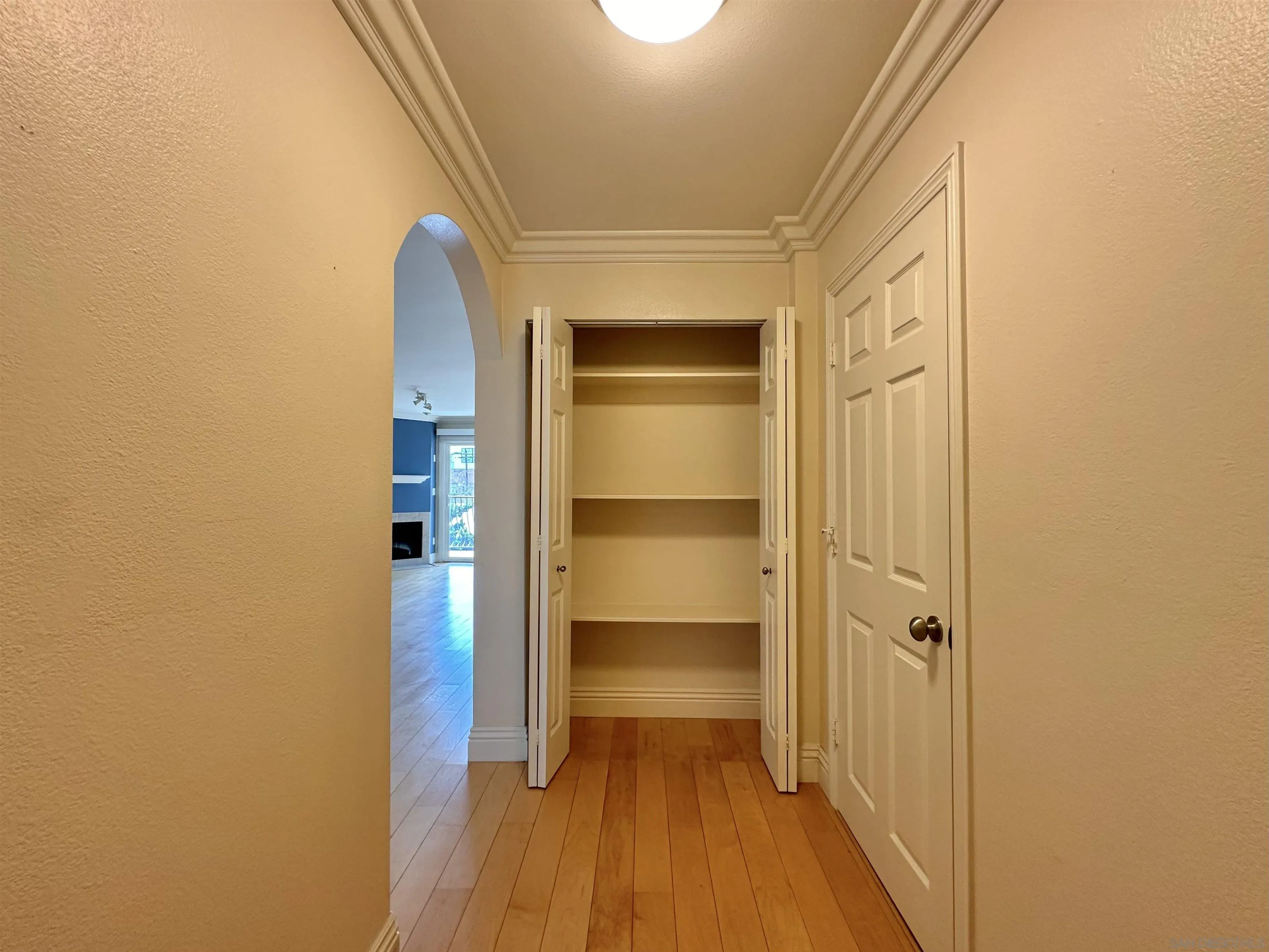 https://cdn.realtyfeed.com/cdn/127/260023735/9ccb573be788fab20464035119f210aa.webp