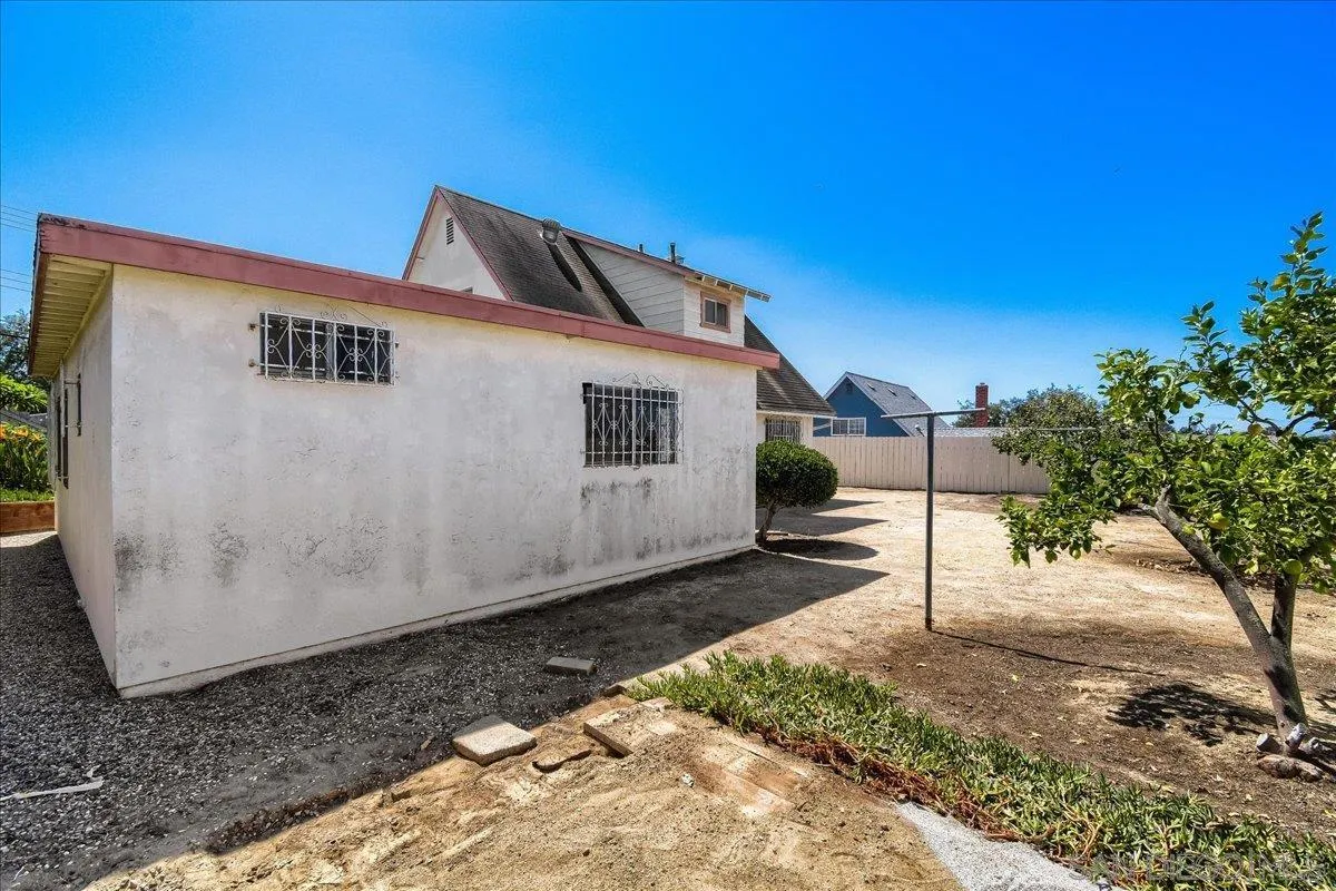 https://cdn.realtyfeed.com/cdn/127/260023739/efc34064e2633f2b70b3d04108fcb176.webp