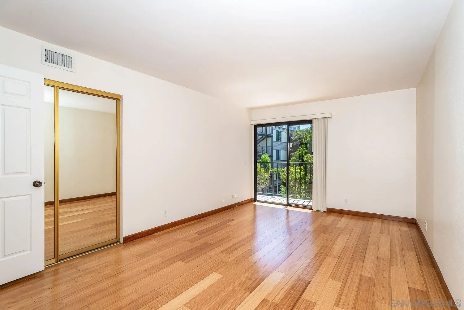 https://cdn.realtyfeed.com/cdn/127/260023742/07033168102e5415b7c86f73911f6971.webp