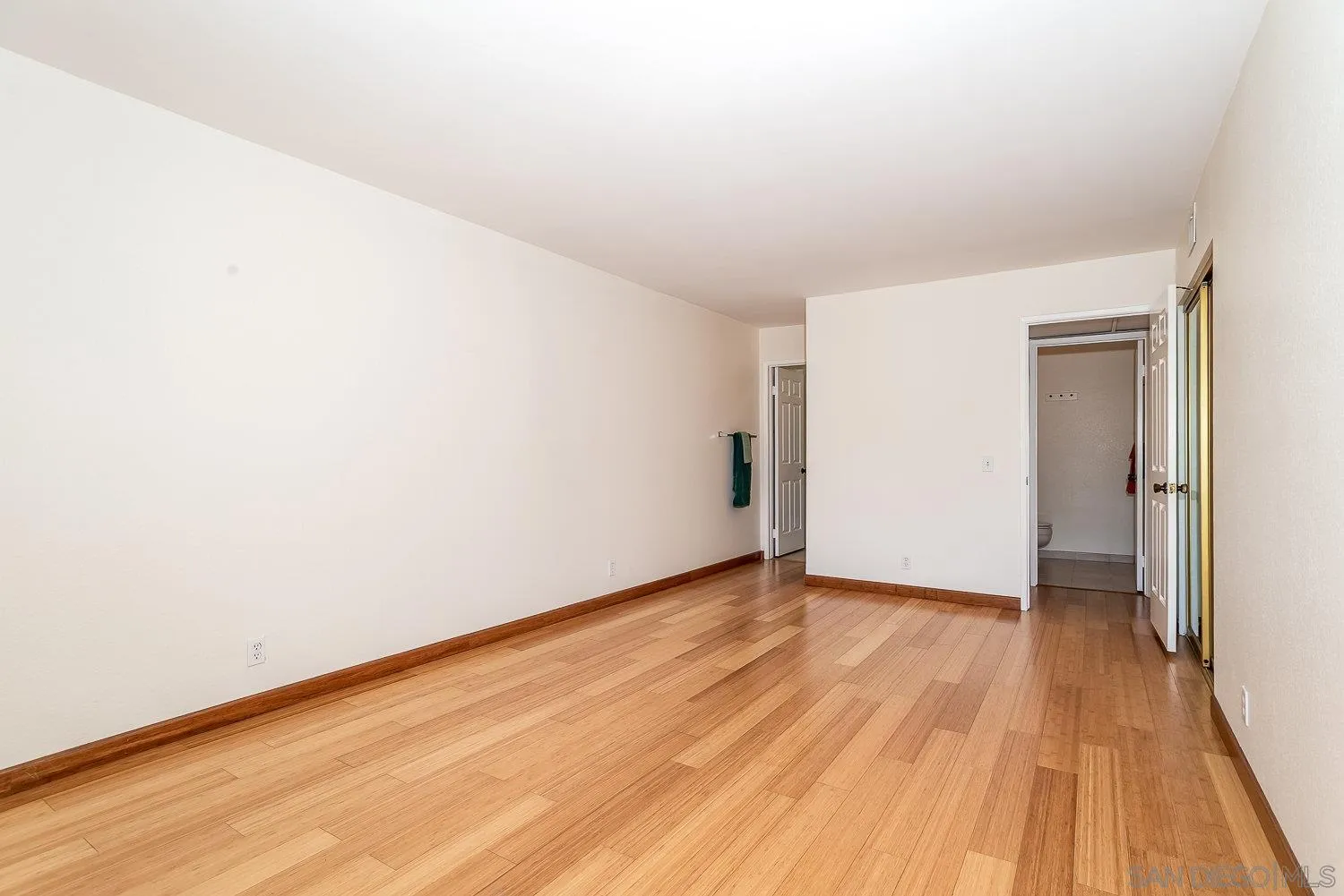 https://cdn.realtyfeed.com/cdn/127/260023742/564cb26a891c0c81269553287a45cd0f.webp