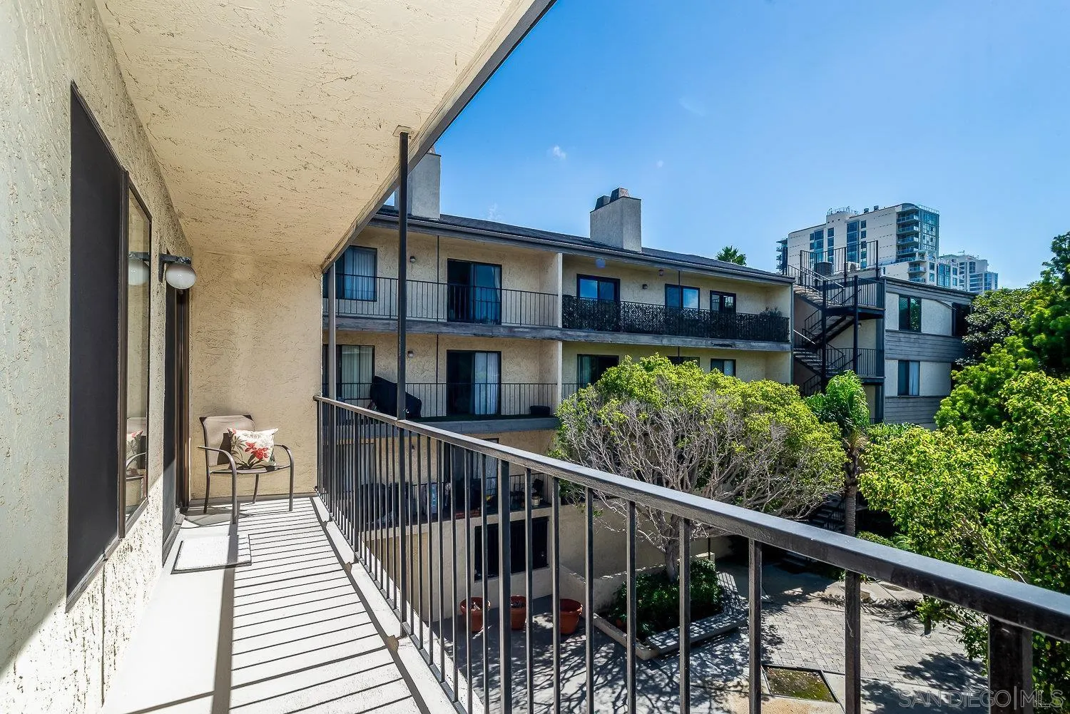 https://cdn.realtyfeed.com/cdn/127/260023742/81b2ecfa5c1273bf7f1d0344c81416f0.webp