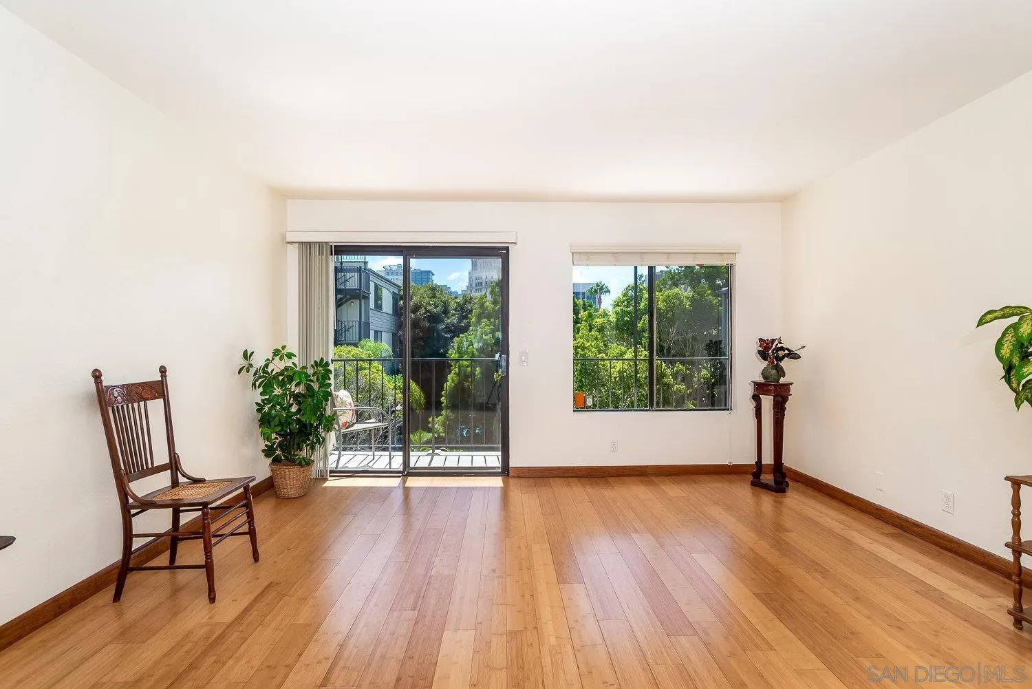 https://cdn.realtyfeed.com/cdn/127/260023742/8e8164276ad928731aad726d131f0a8e.webp
