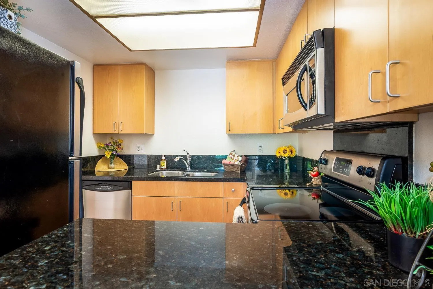 https://cdn.realtyfeed.com/cdn/127/260023742/9e5037fa49d341cfd7bcf724fb37717e.webp