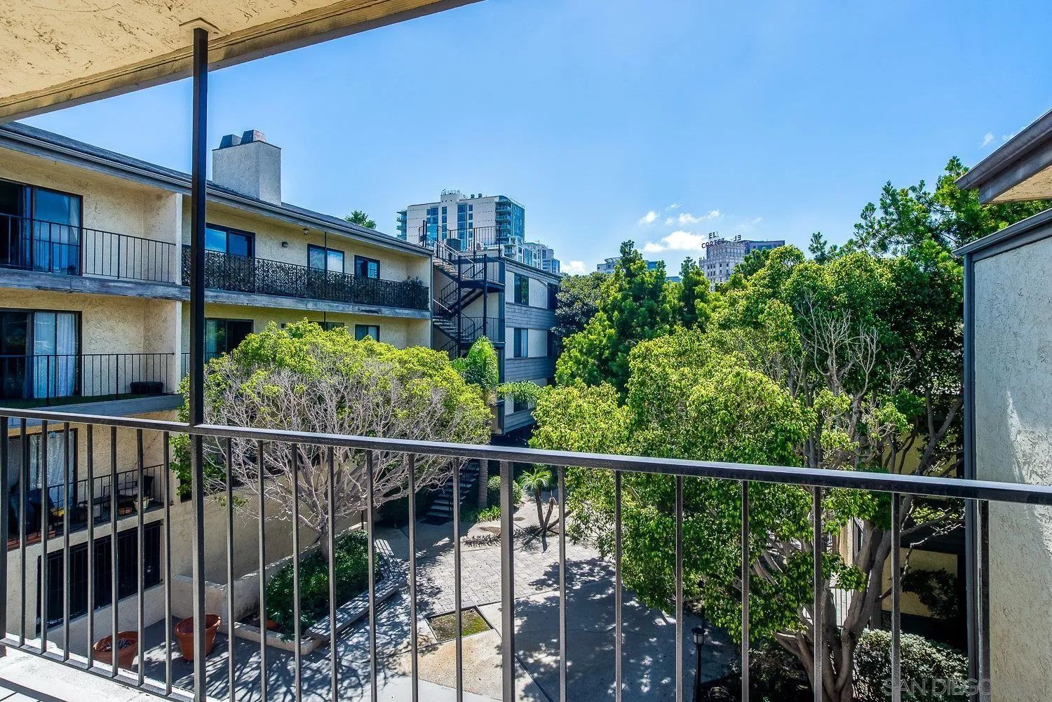 https://cdn.realtyfeed.com/cdn/127/260023742/9e8c7959af38e8e9144ef744df94b13d.webp